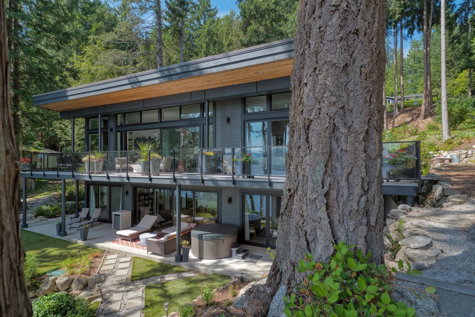 6043 Coracle Drive, Sechelt, V7Z 0C9 — photo 1