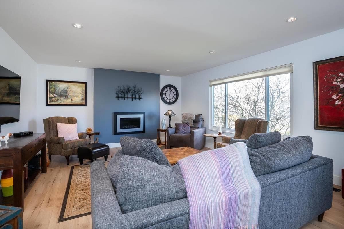 Upper Suite - 5368 1a Avenue, Delta, V4M 1C5 — photo 4
