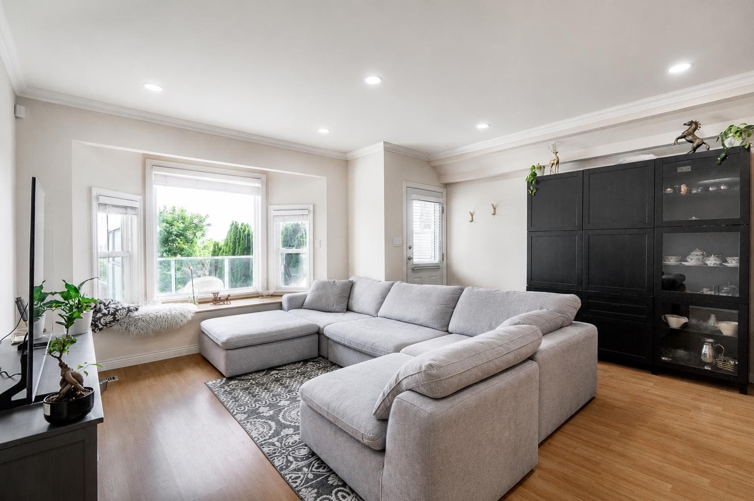 1124 Rochester Avenue, Coquitlam, V3K 2X4 — photo 3