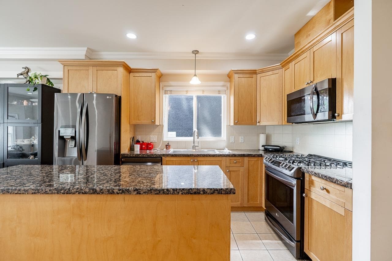 1124 Rochester Avenue, Coquitlam, V3K 2X4 — photo 1