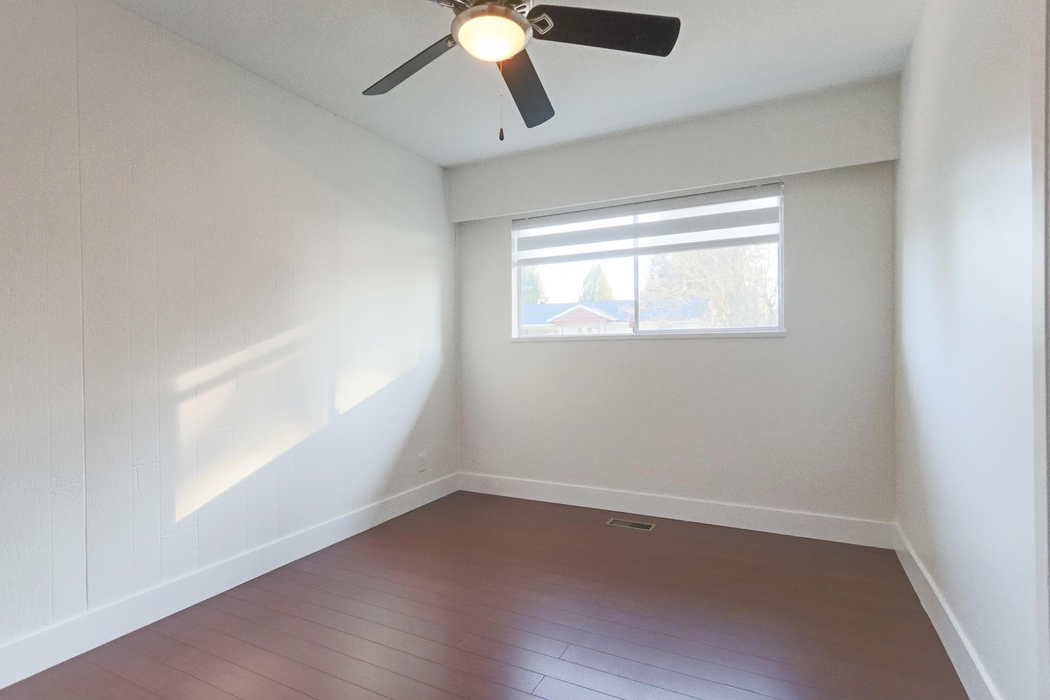 10833 85a Avenue, Delta, V4C 2V2 — photo 3