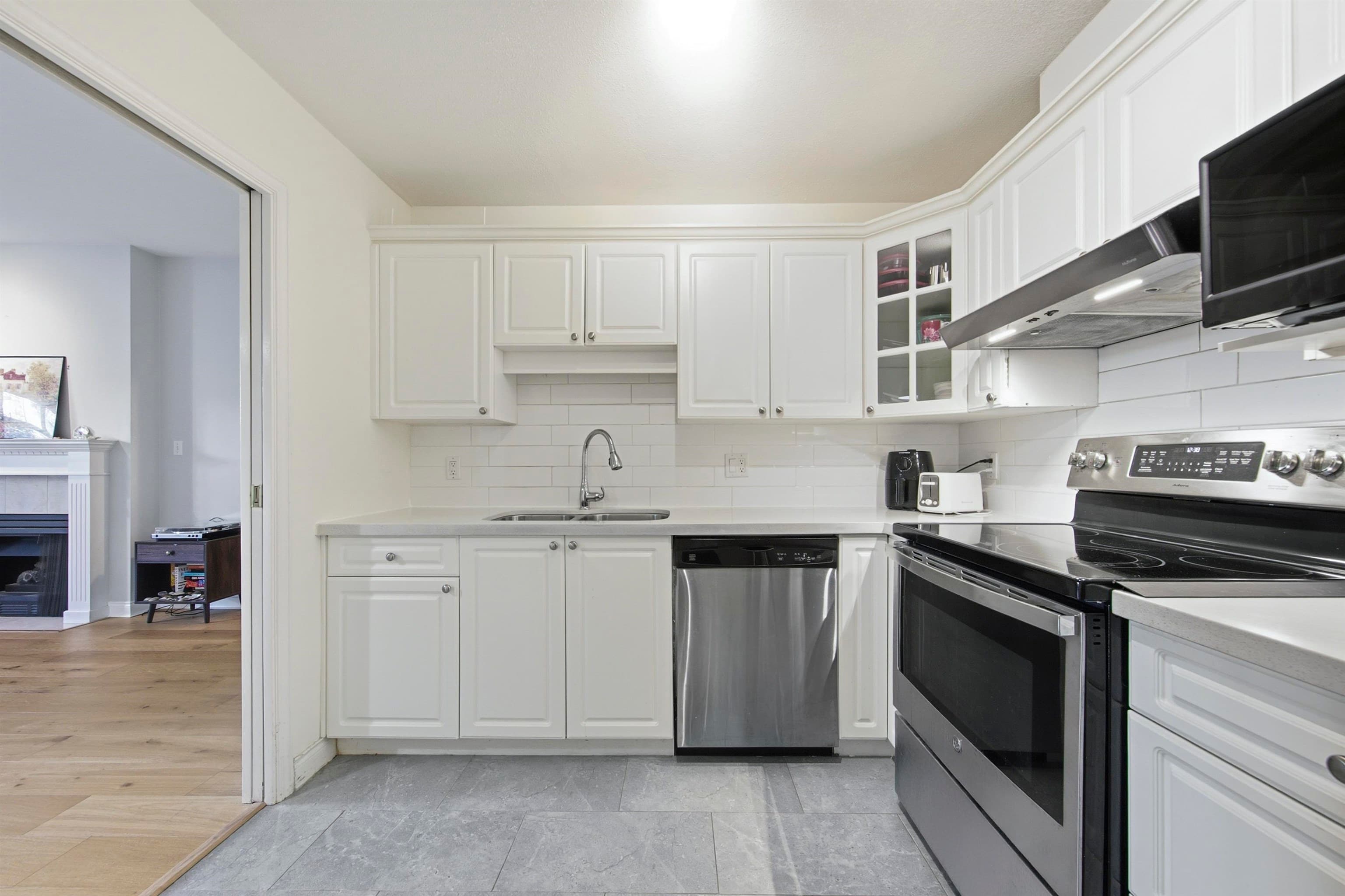 105 - 5735 Hampton Place, Vancouver, V6T 2G8 — photo 2