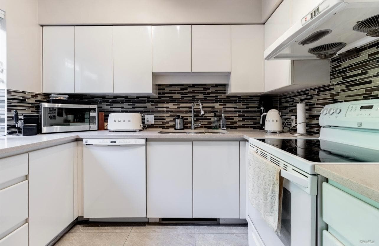204 - 3188 Camosun Street, Vancouver, V6R 3X1 — photo 5