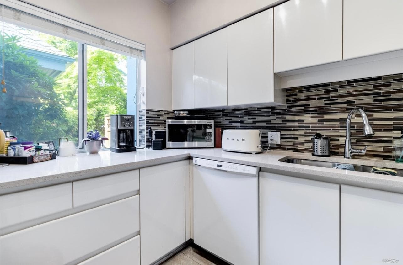 204 - 3188 Camosun Street, Vancouver, V6R 3X1 — photo 4