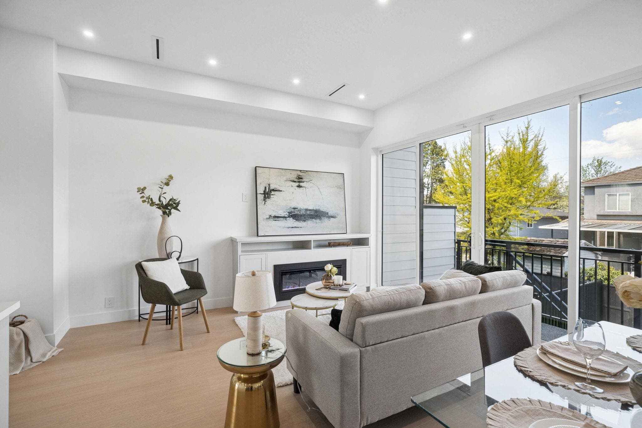 1005 E 55th Avenue, Vancouver, V5X 1N8 — photo 2