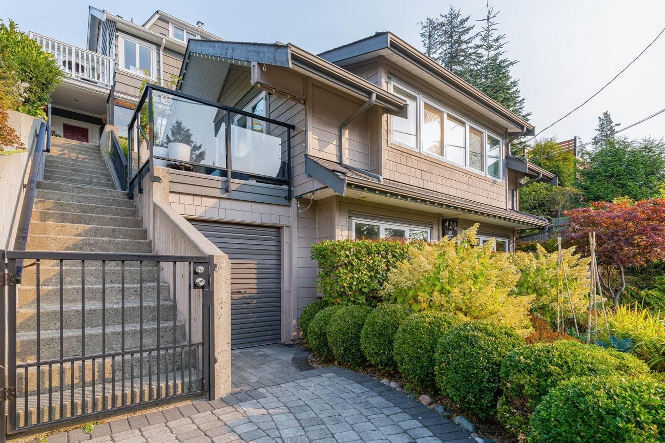 B - 420 Tempe Crescent, North Vancouver, V7N 1E6 — photo 5