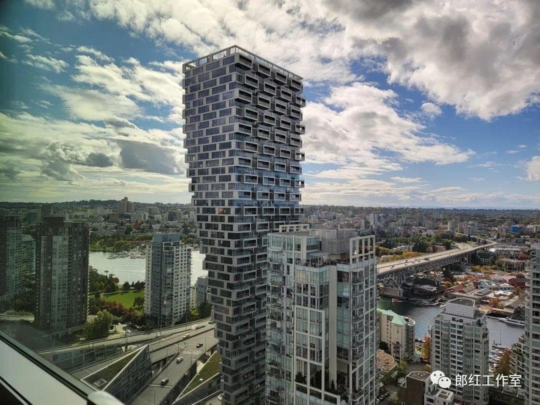 3x02 - 899 Pacific Street, Vancouver