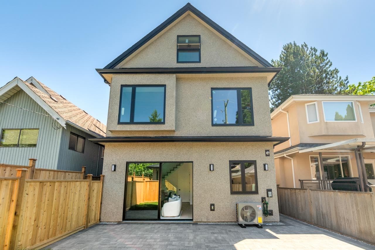 2 - 3771 W King Edward Avenue, Vancouver