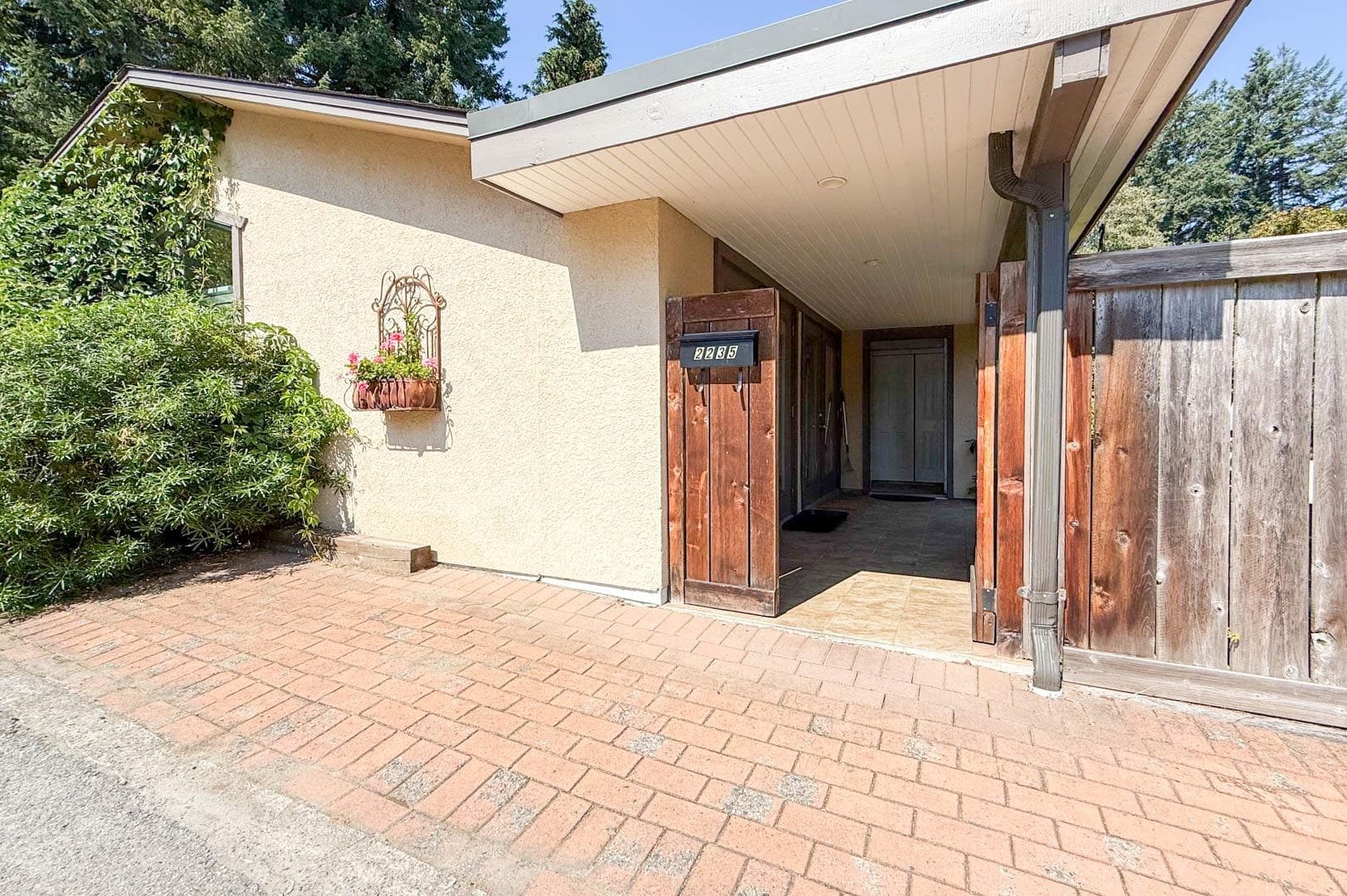 2233 - Alden Lane, North Vancouver