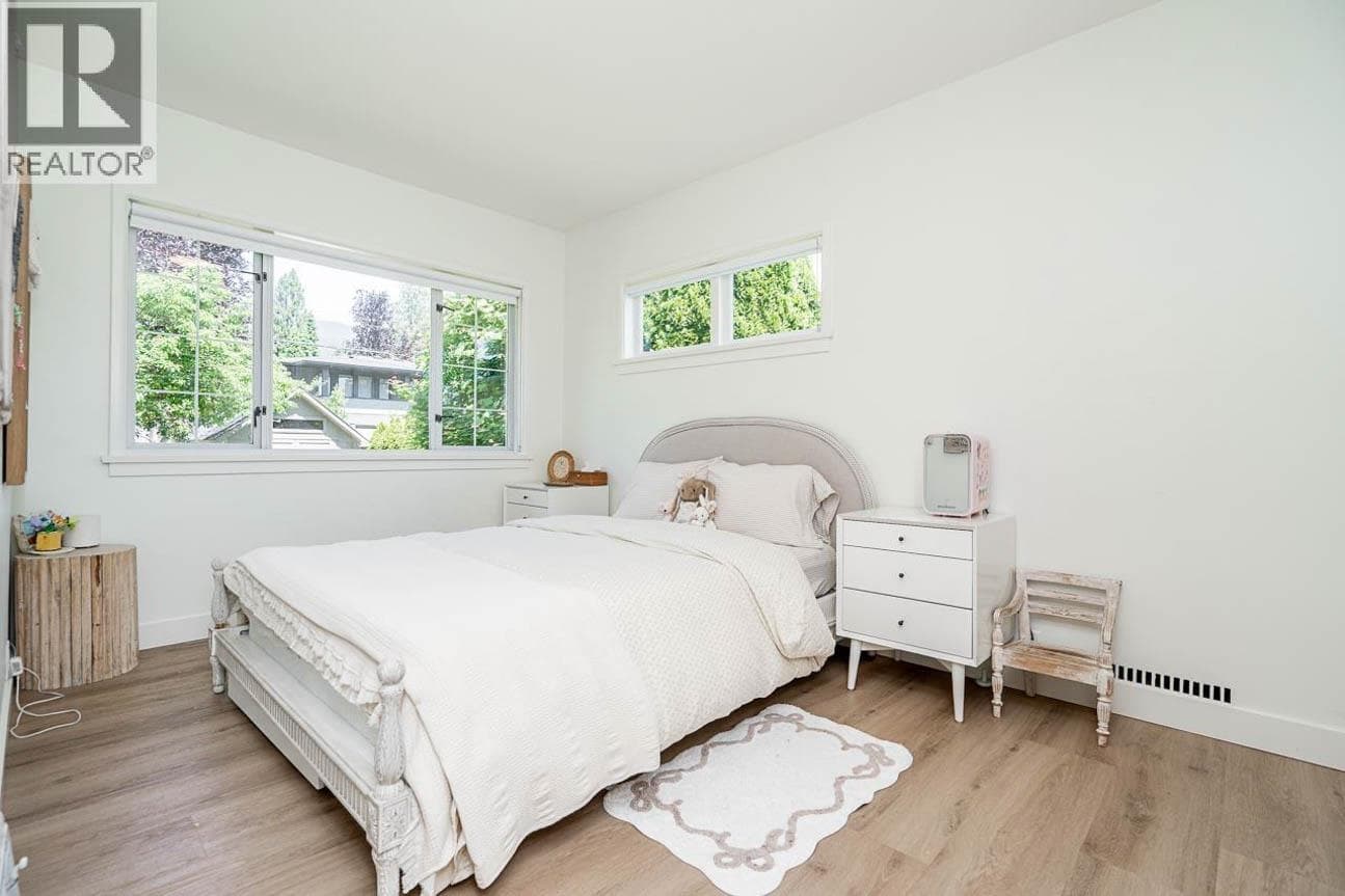 2784 Crescentview Drive, North Vancouver, V7R 2V1 — photo 3