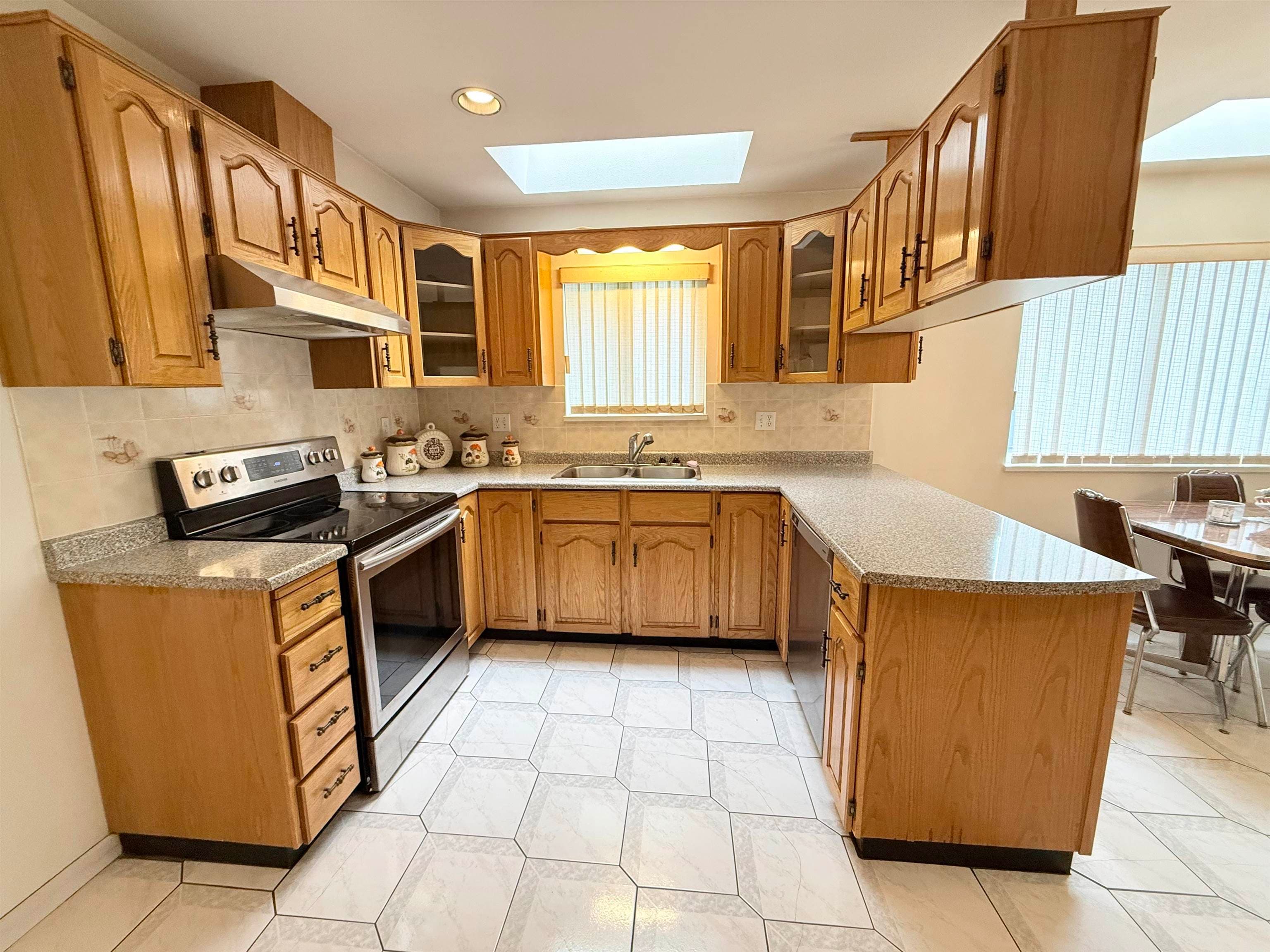 2458 E 5th Avenue, Vancouver, V5M 1M5 — photo 4