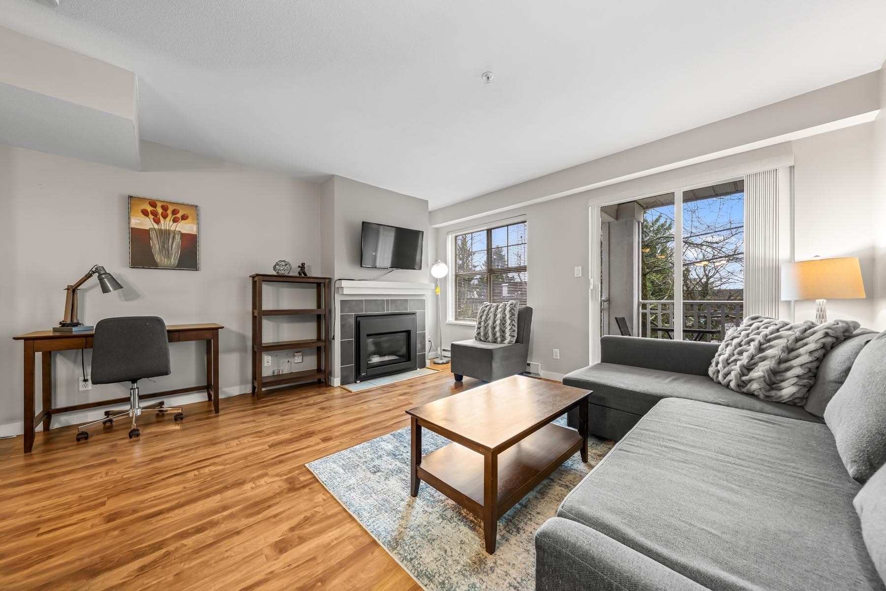 49 - 123 Seventh Street, New Westminster, V3M 6Y2 — photo 2
