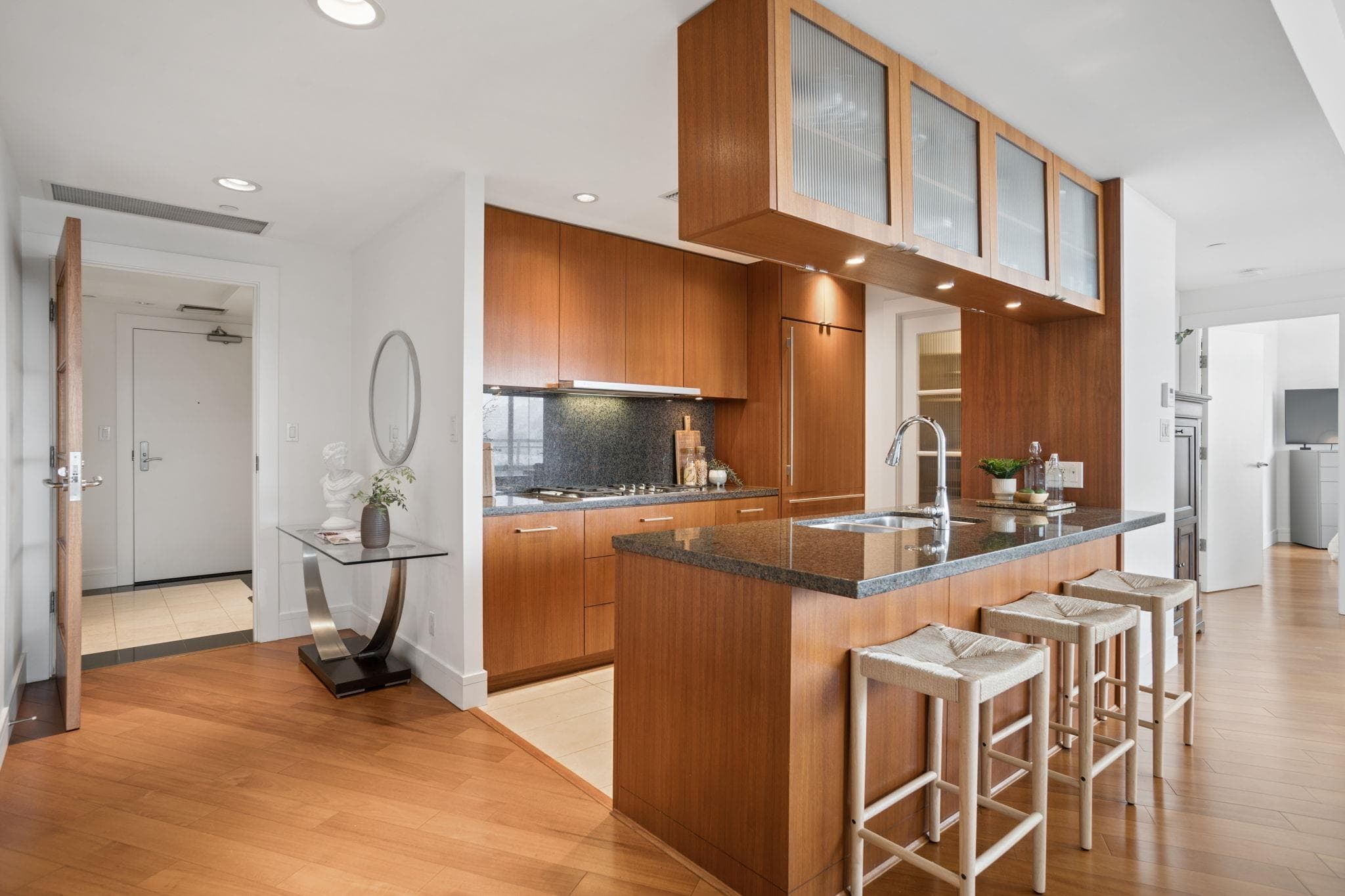 802 - 628 Kinghorne Mews, Vancouver, V6Z 3H6 — photo 5