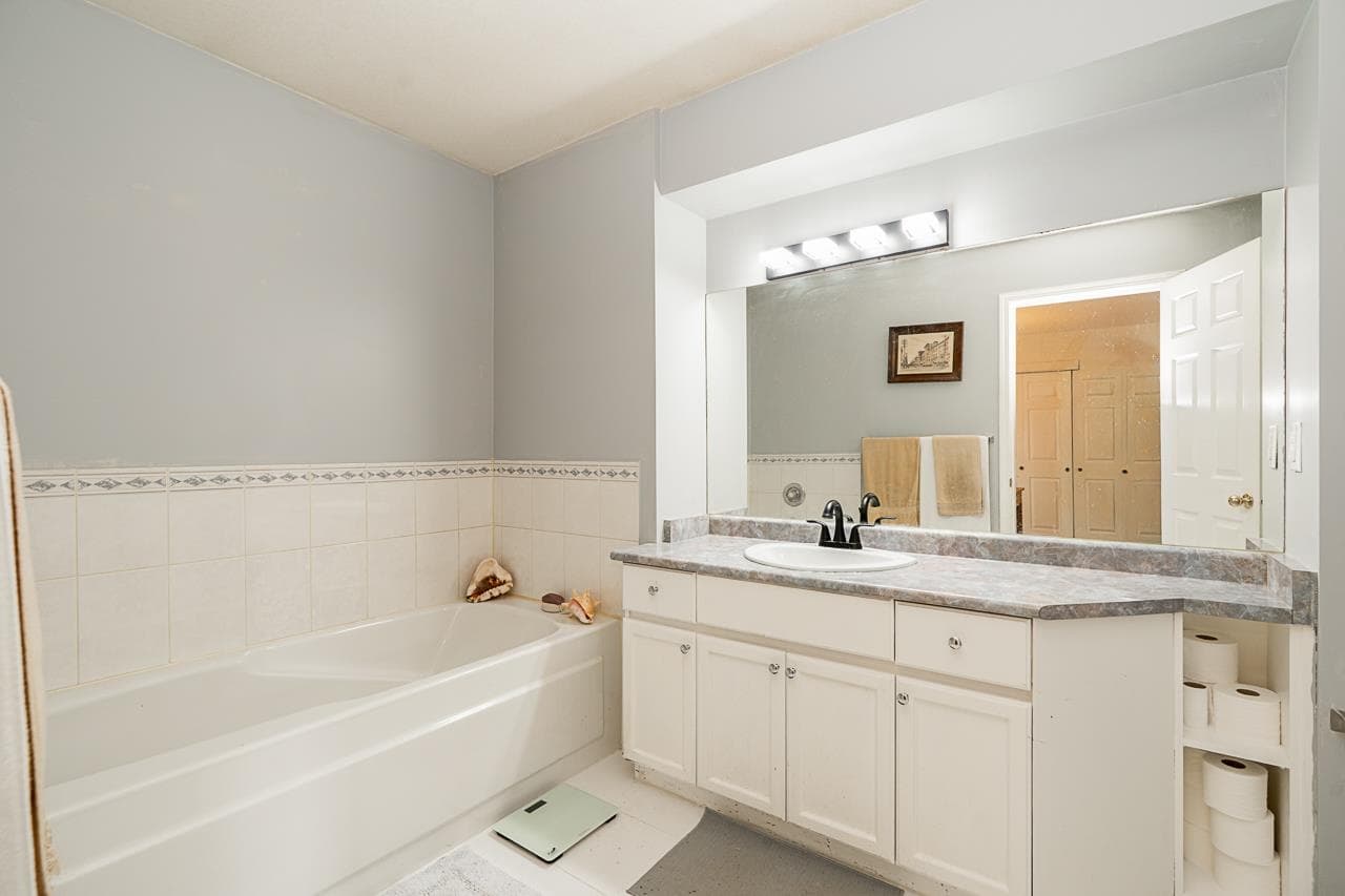 23161 123a Avenue, Maple Ridge, V2X 1X8 — photo 2