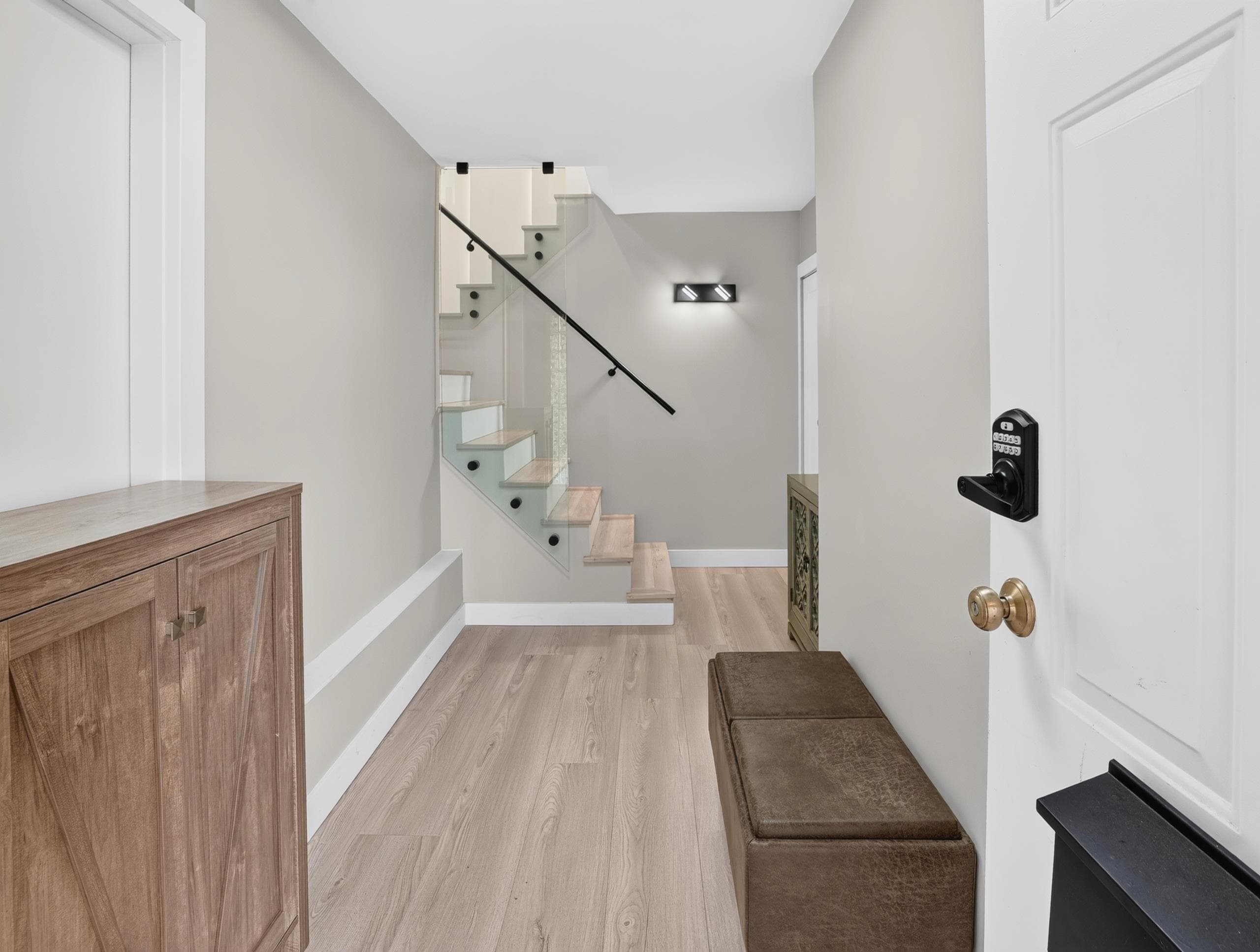 3570 Lonsdale Avenue, North Vancouver, V7N 3K4 — photo 2