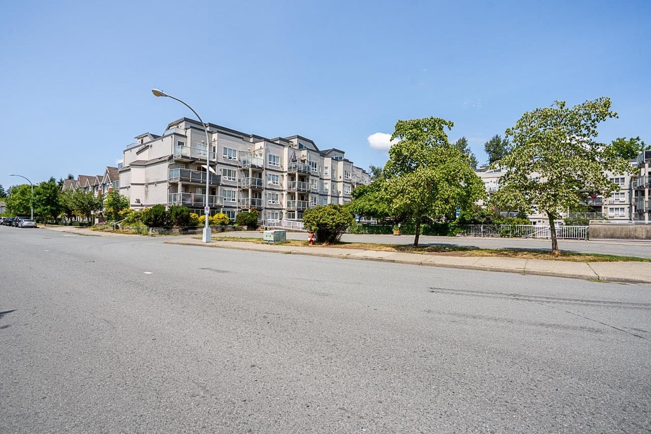 108 - 14355 103 Avenue, Surrey
