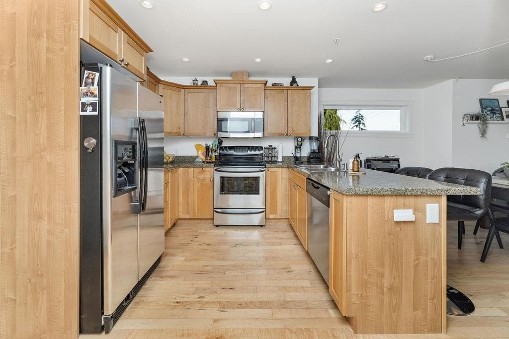 3 - 728 Gibsons Way, Gibsons, V0N 1V9 — photo 5