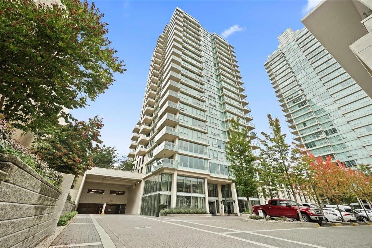 807 - 2200 Douglas Road, Burnaby, V5C 5A7 — photo 2
