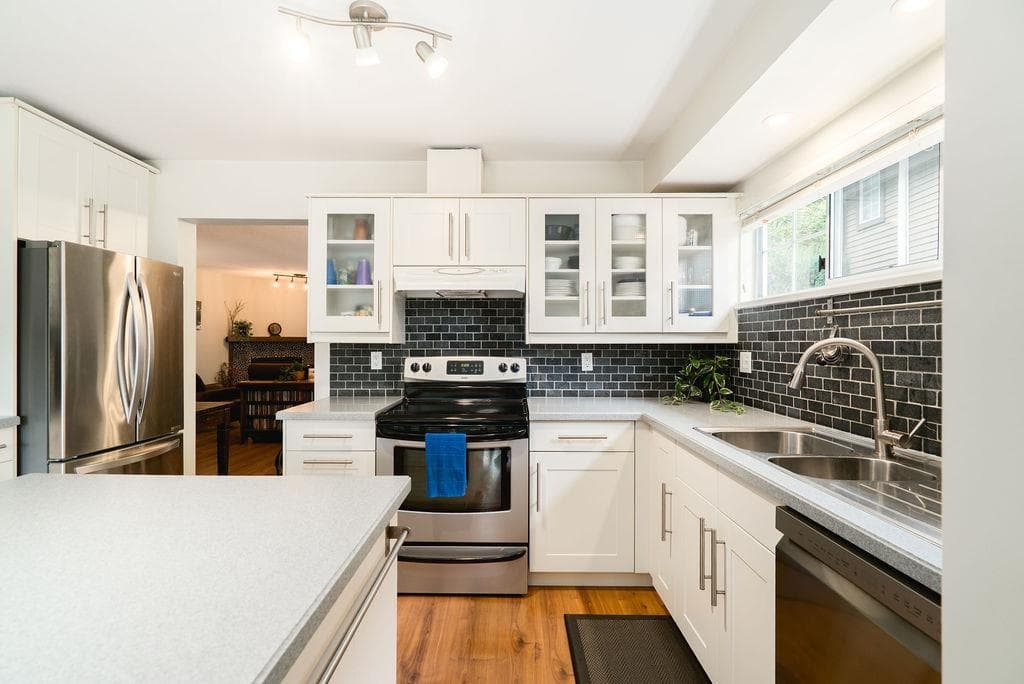 22 - 795 Noons Creek Drive, Port Moody, V3H 4V4 — photo 5