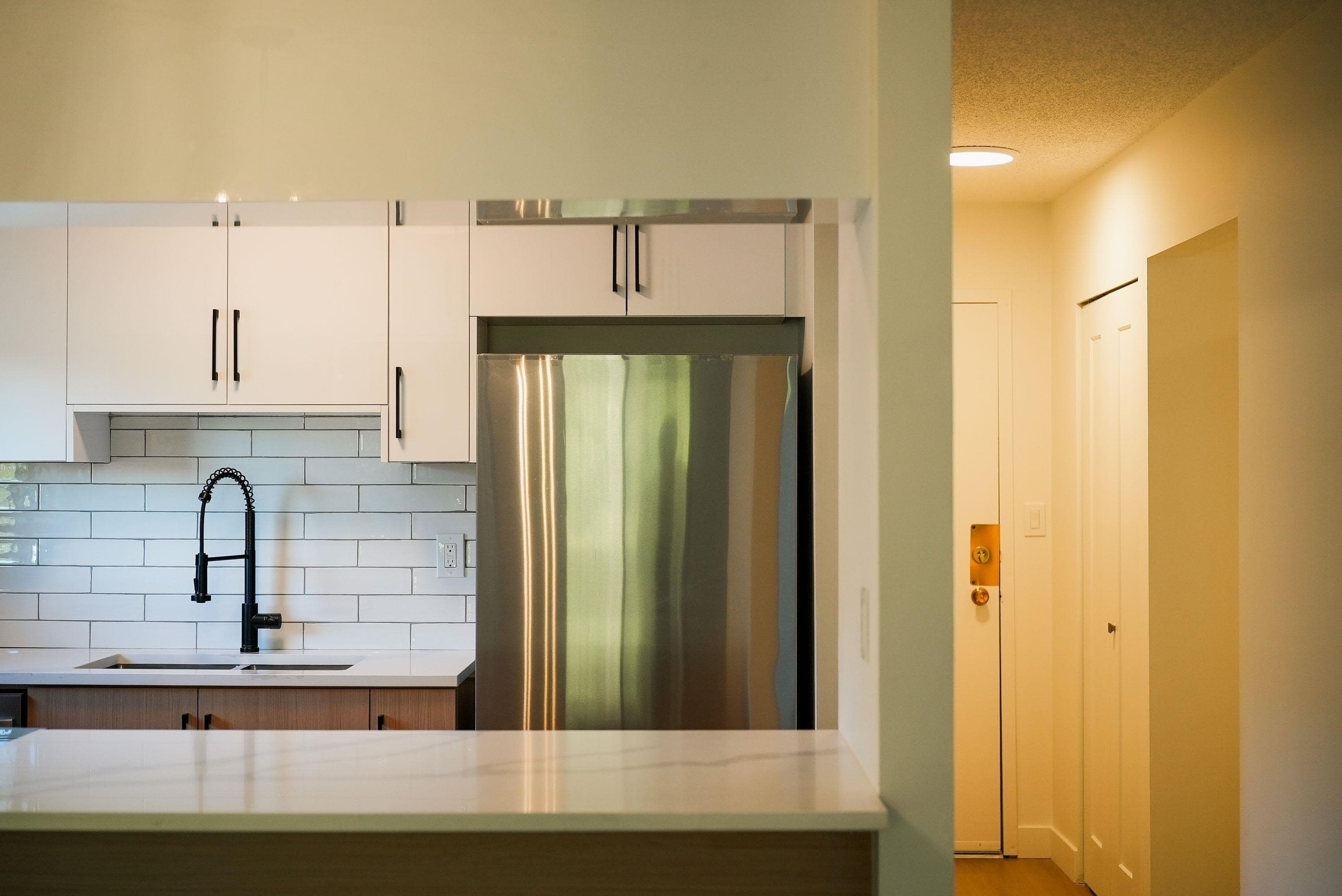 306 - 1526 George Street, White Rock, V4B 4A5 — photo 2
