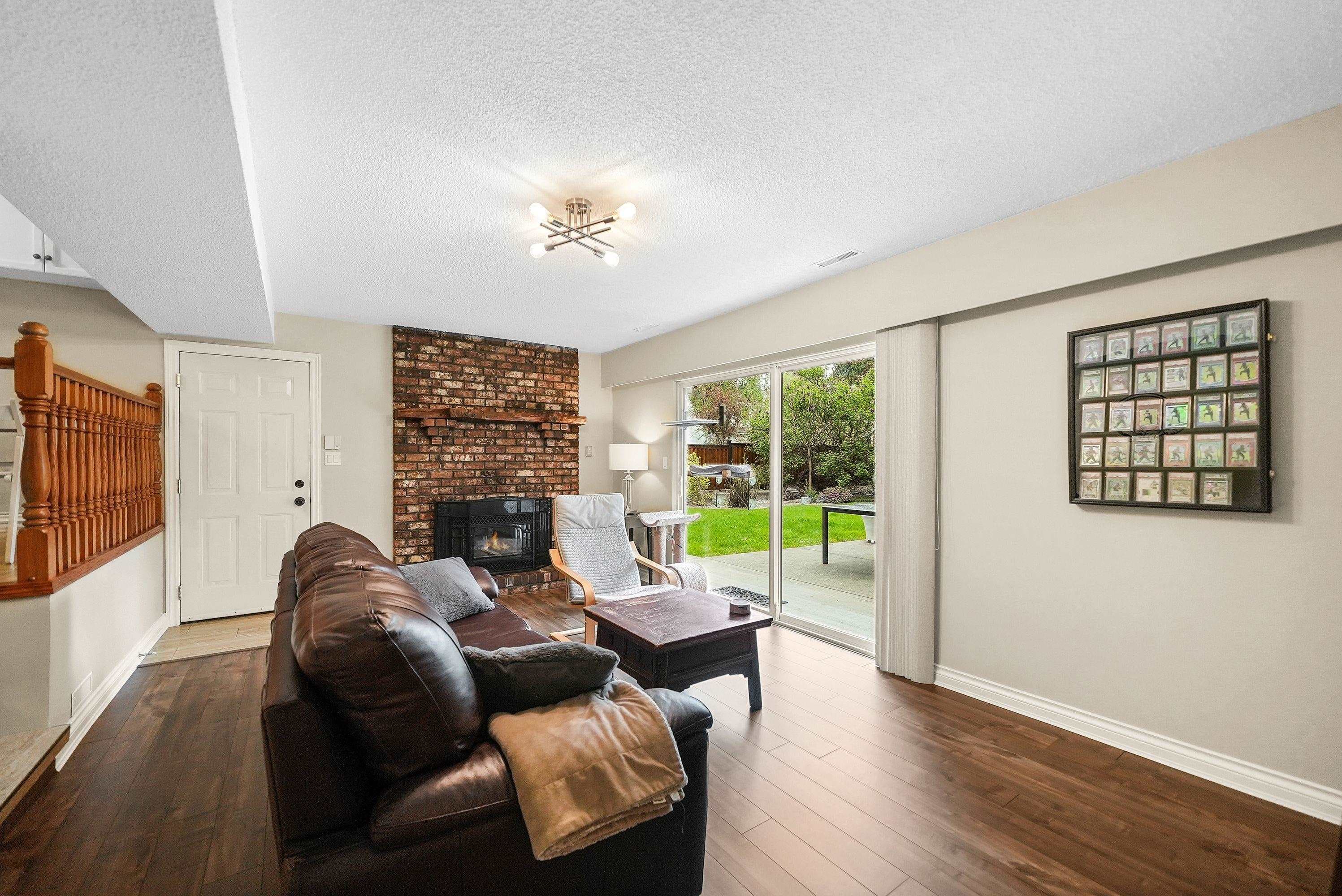 4130 206a Street, Langley, V3A 2C7 — photo 5