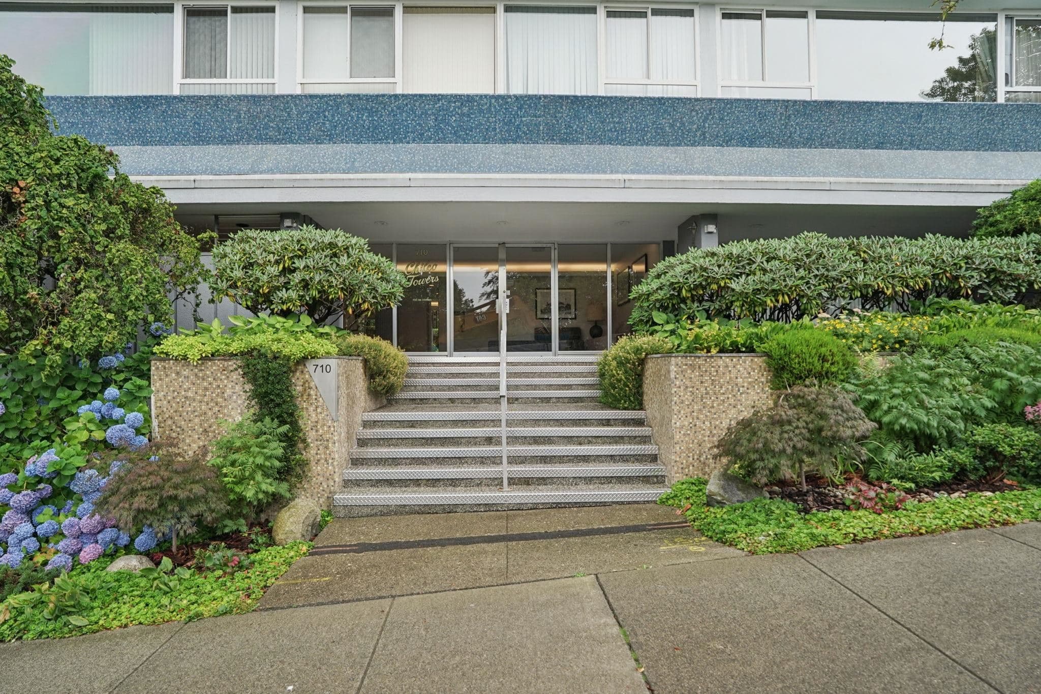 302 - 710 Chilco Street, Vancouver, V6G 2P9 — photo 4