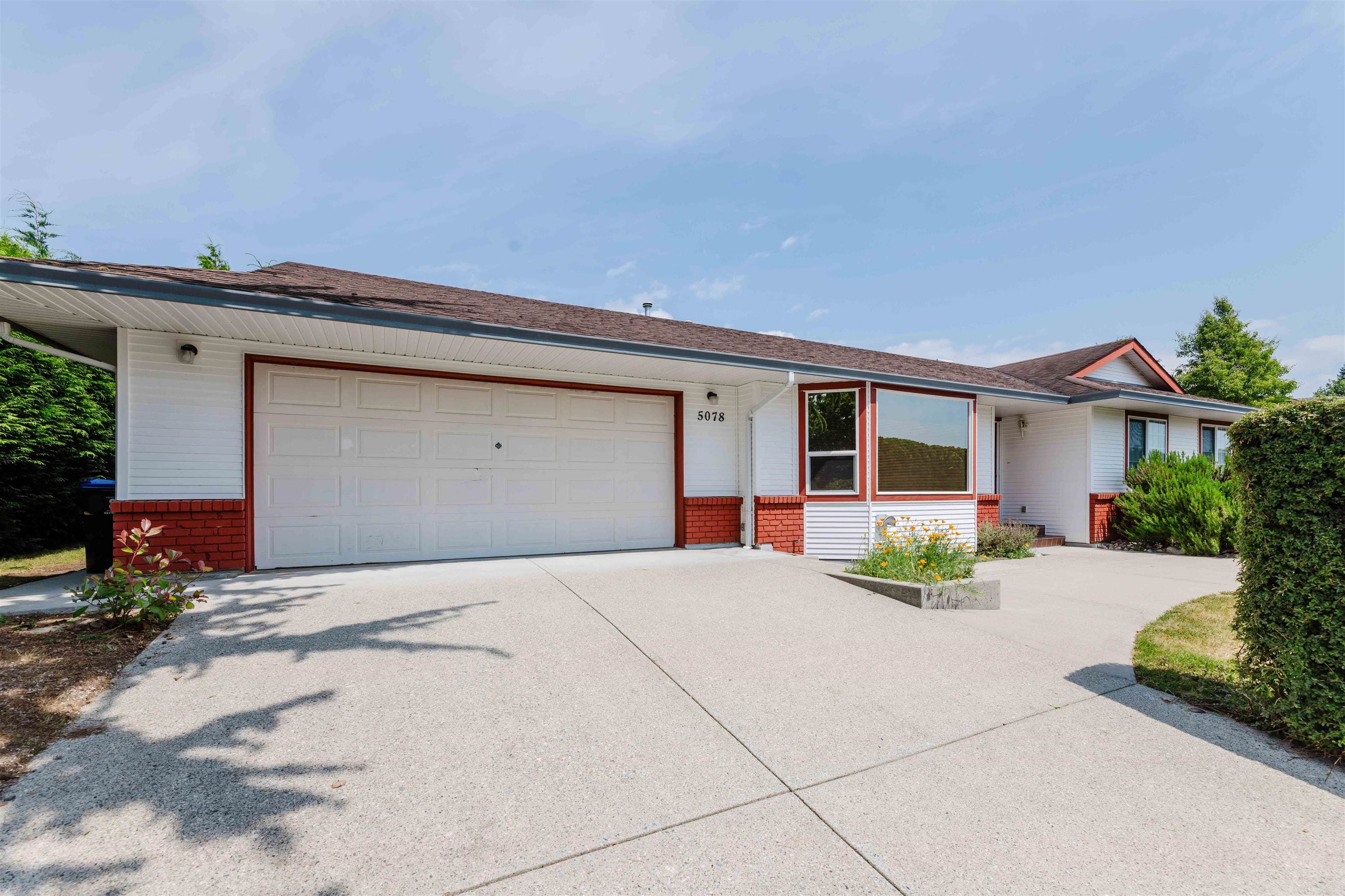 5078 Bay Road, Sechelt