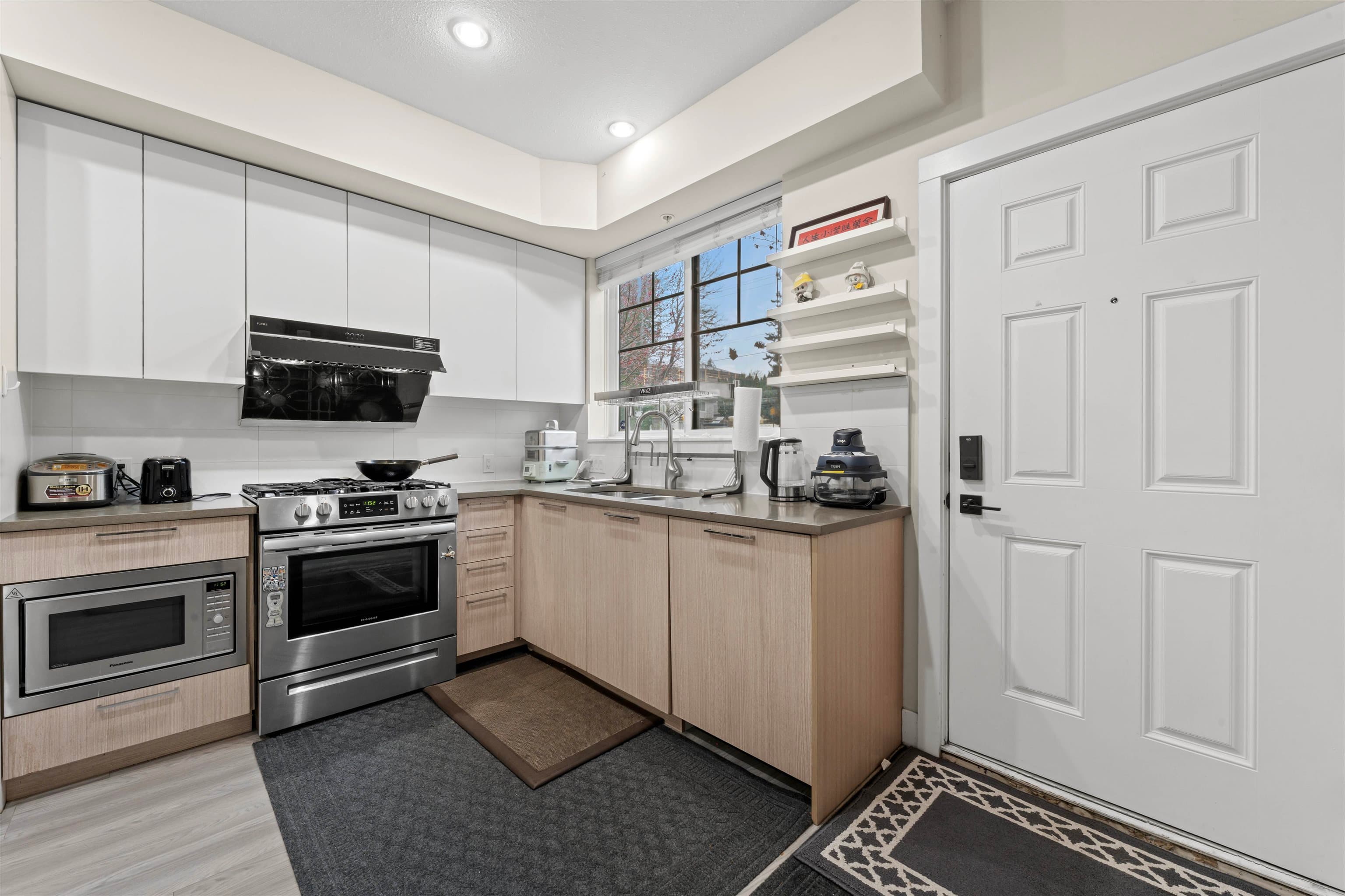 7 - 5132 Canada Way, Burnaby, V5E 0C3 — photo 3