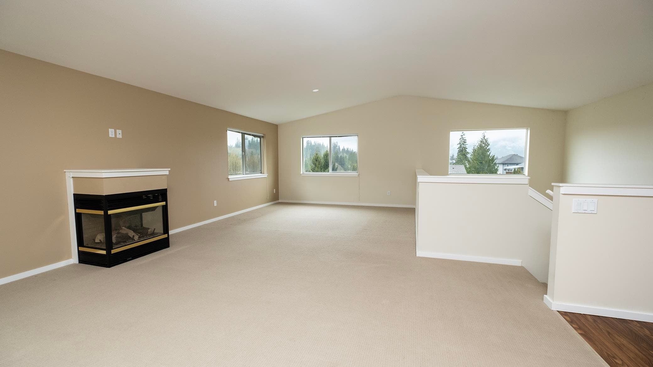 5839 Trail Avenue, Sechelt, V7Z 0L9 — photo 1