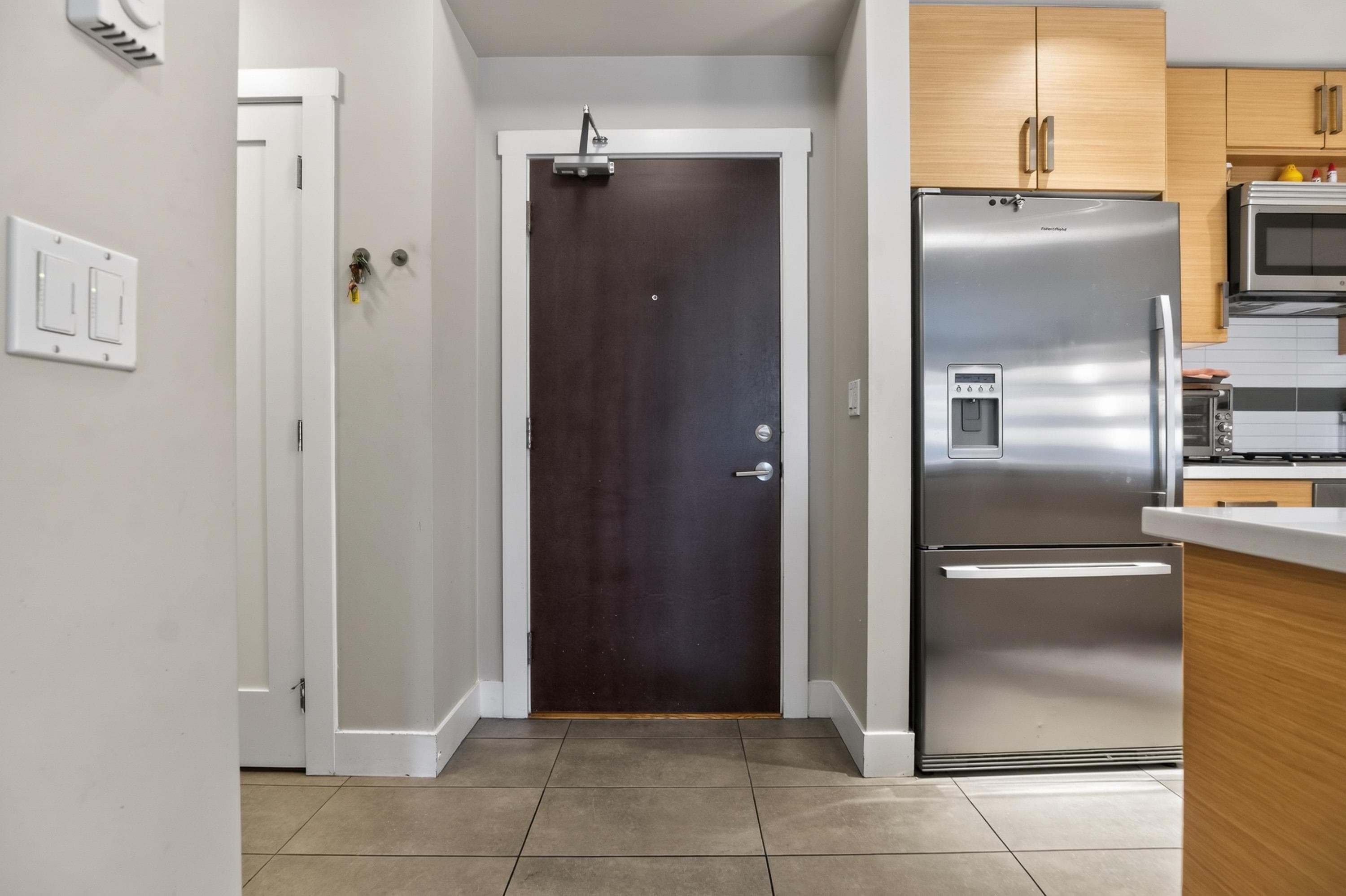 202 - 4710 Hastings Street, Burnaby, V5C 2K7 — photo 4