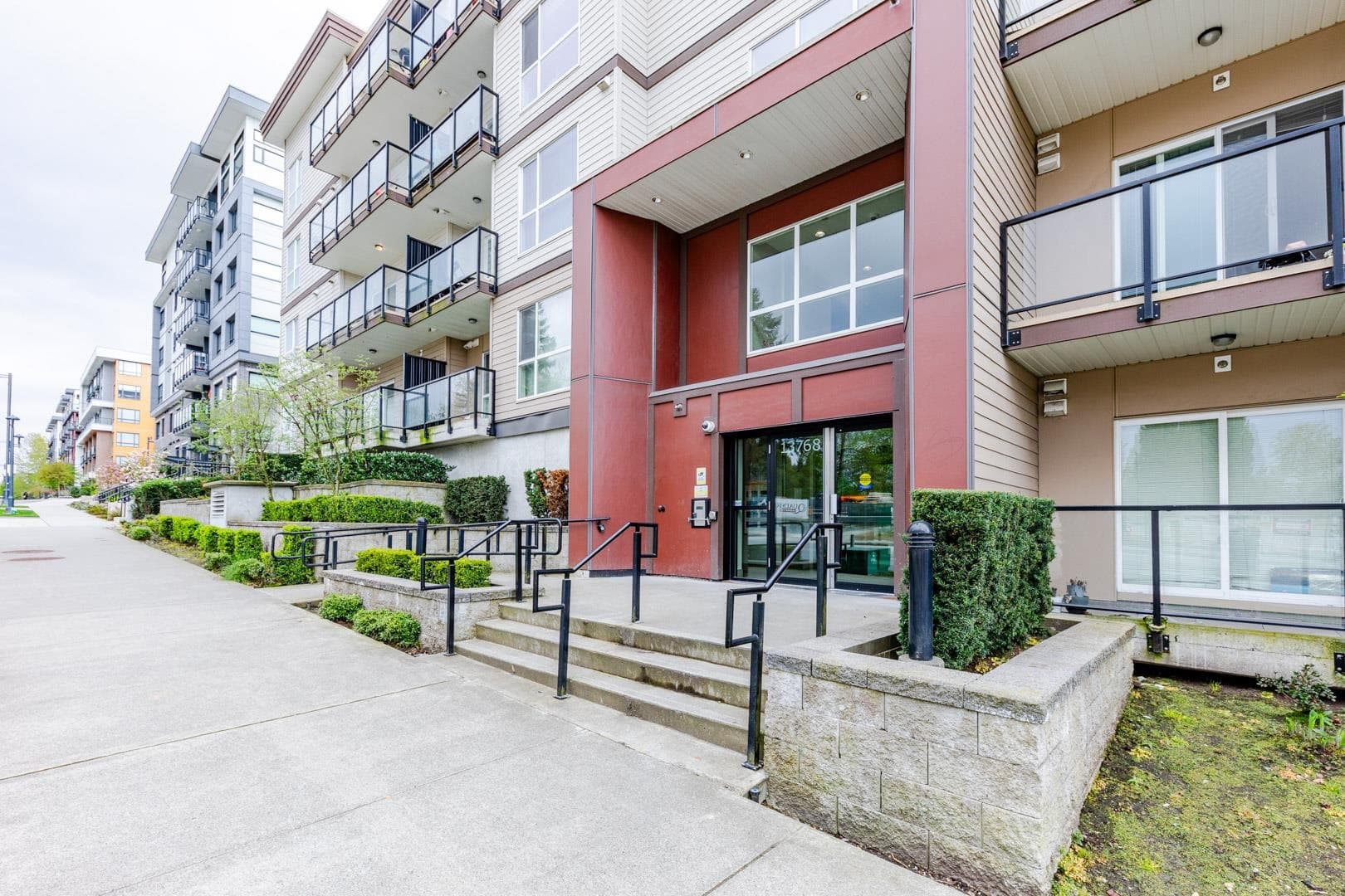 323 - 13768 108 Avenue, Surrey, V3T 0L9 — photo 3