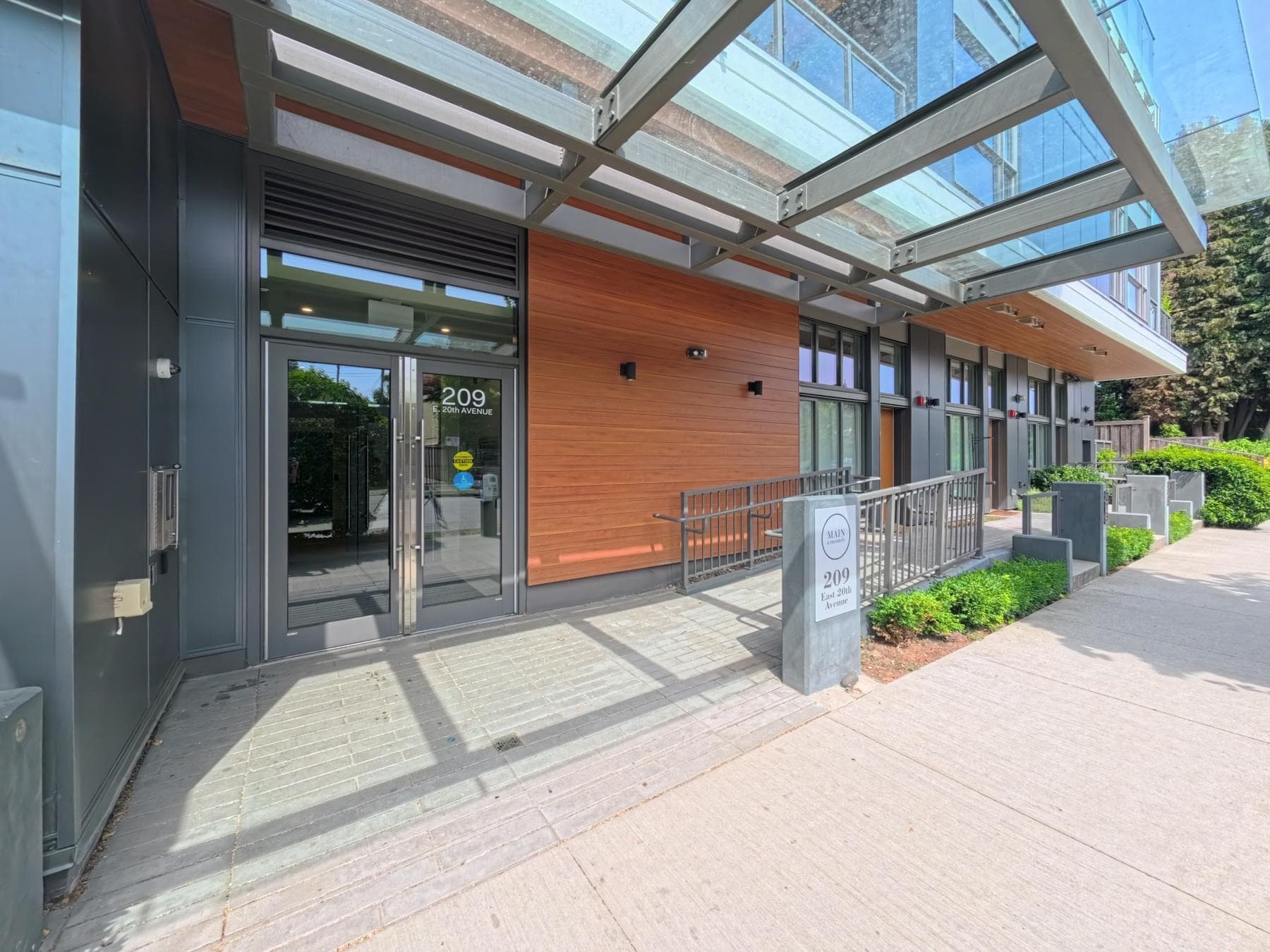 303 - 209 E 20th Avenue, Vancouver, V5V 1M2 — photo 1