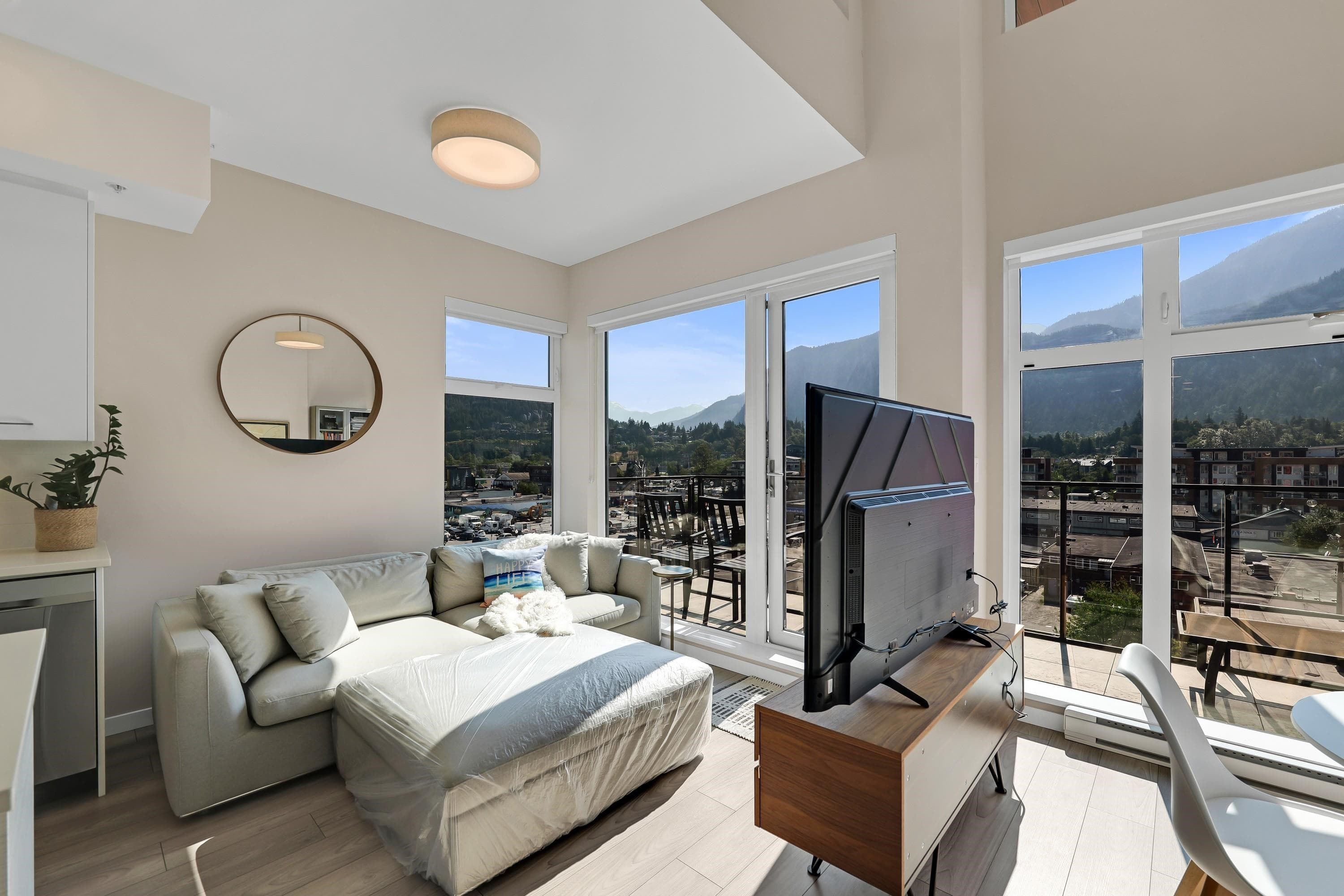 616 - 38033 Second Avenue, Squamish, V8B 0C4 — photo 2