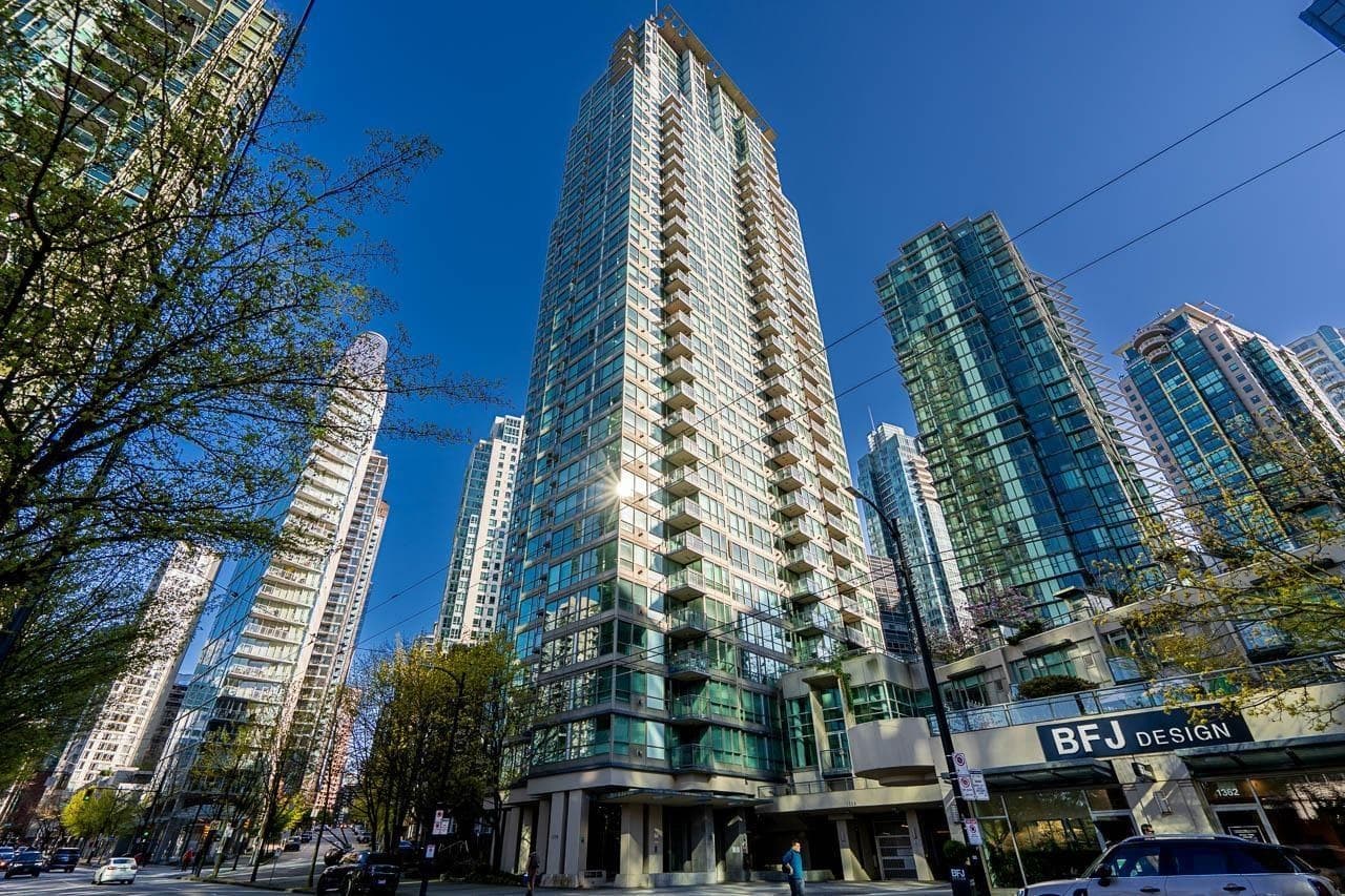 907 - 1328 W Pender Street, Vancouver