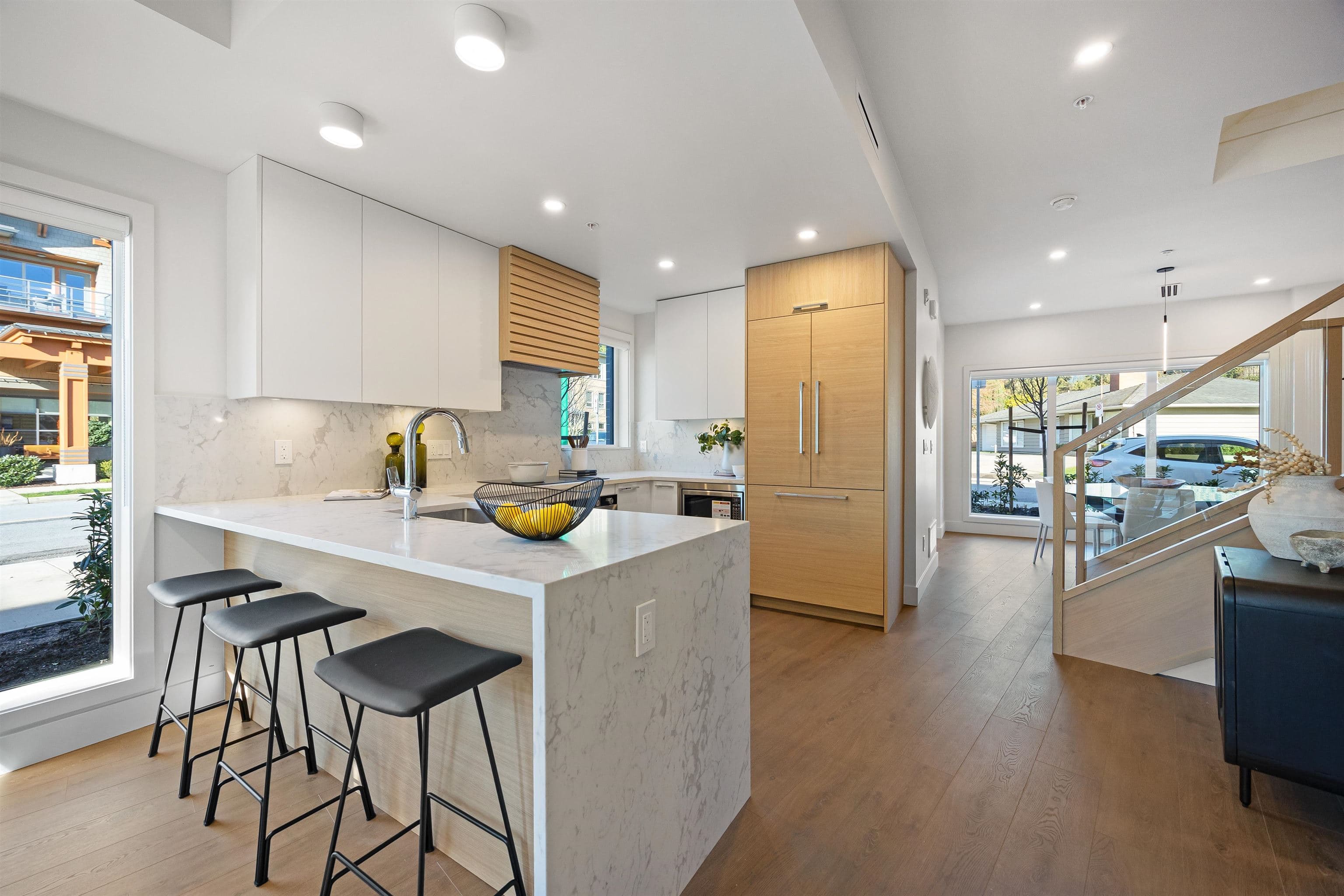 3114 Woodbine Drive, North Vancouver, V7R 2V9 — photo 2