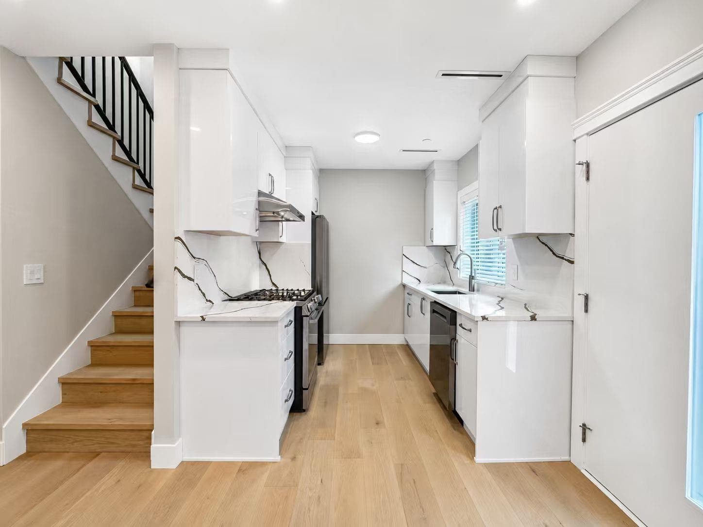 Laneway House - 498x Macdonald Street, Vancouver, V6N 4J8 — photo 2