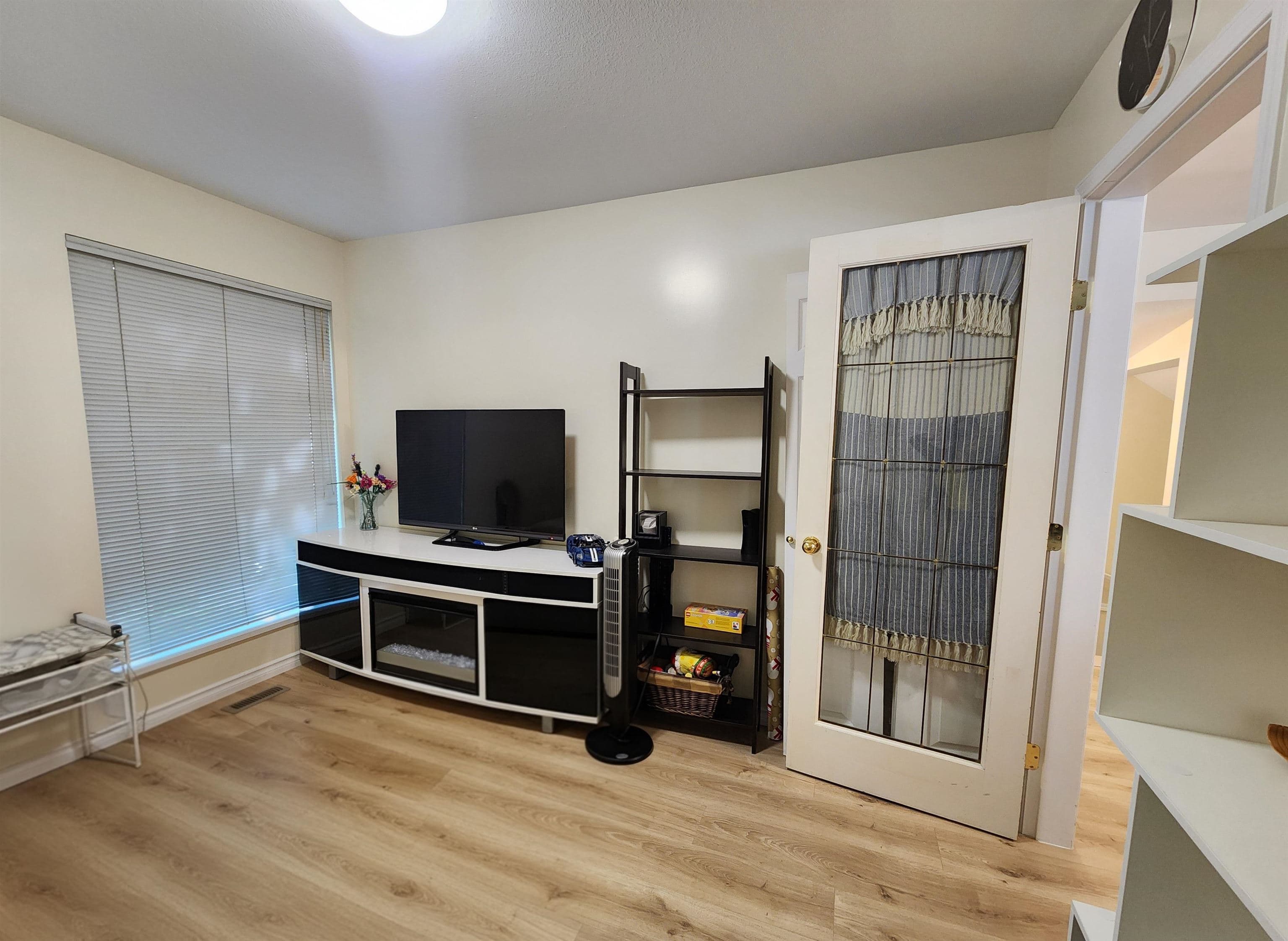 805 - 14188 103a Avenue, Surrey, V3T 5S6 — photo 5