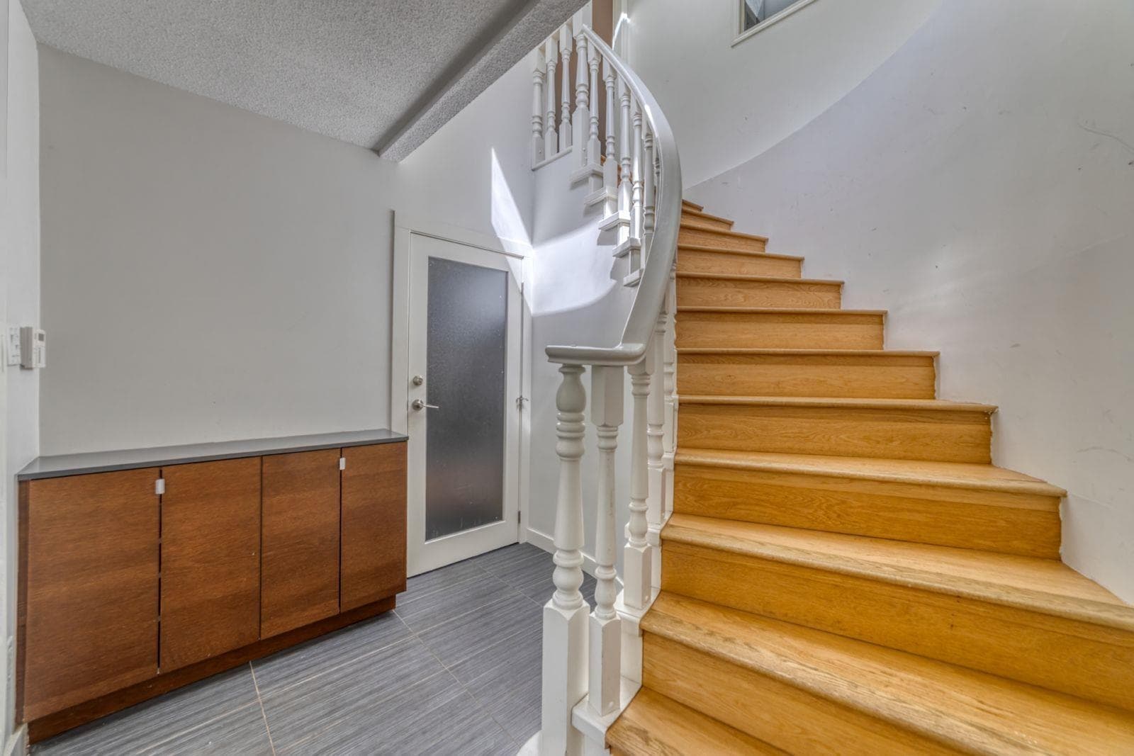 Ground Floor - 4533 W 16th Ave, Vancouver, V6R 3E8 — photo 3
