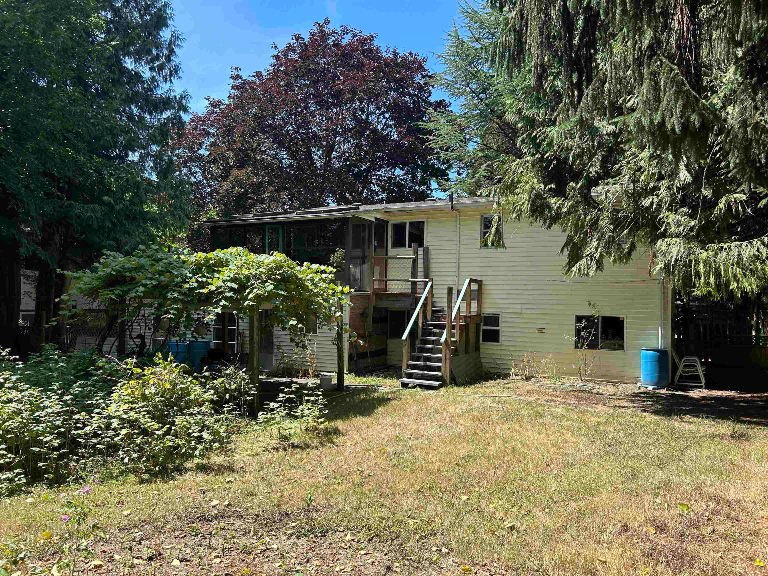 7048 140a Street, Surrey, V3W 5L5 — photo 2