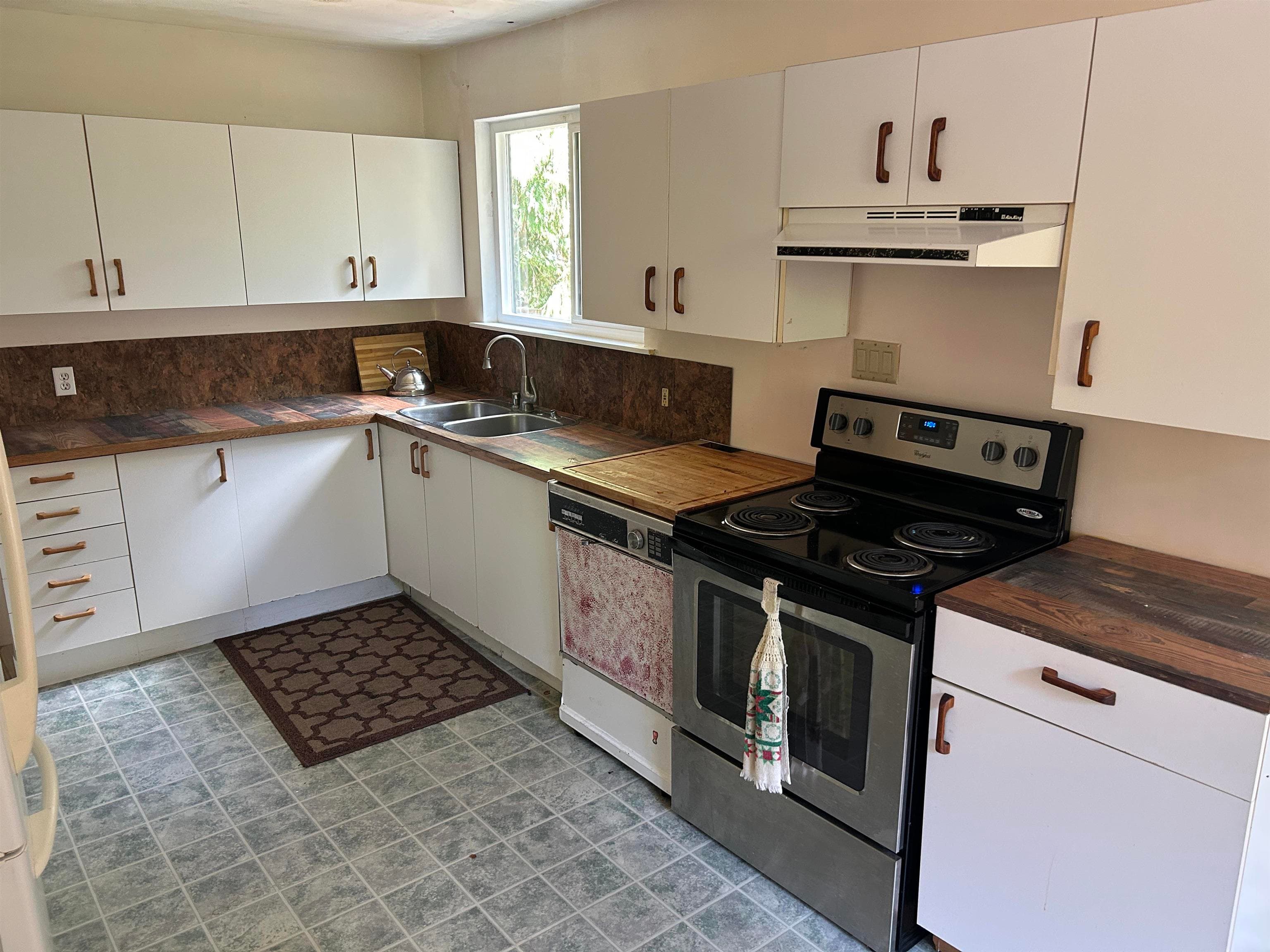 7048 140a Street, Surrey, V3W 5L5 — photo 4
