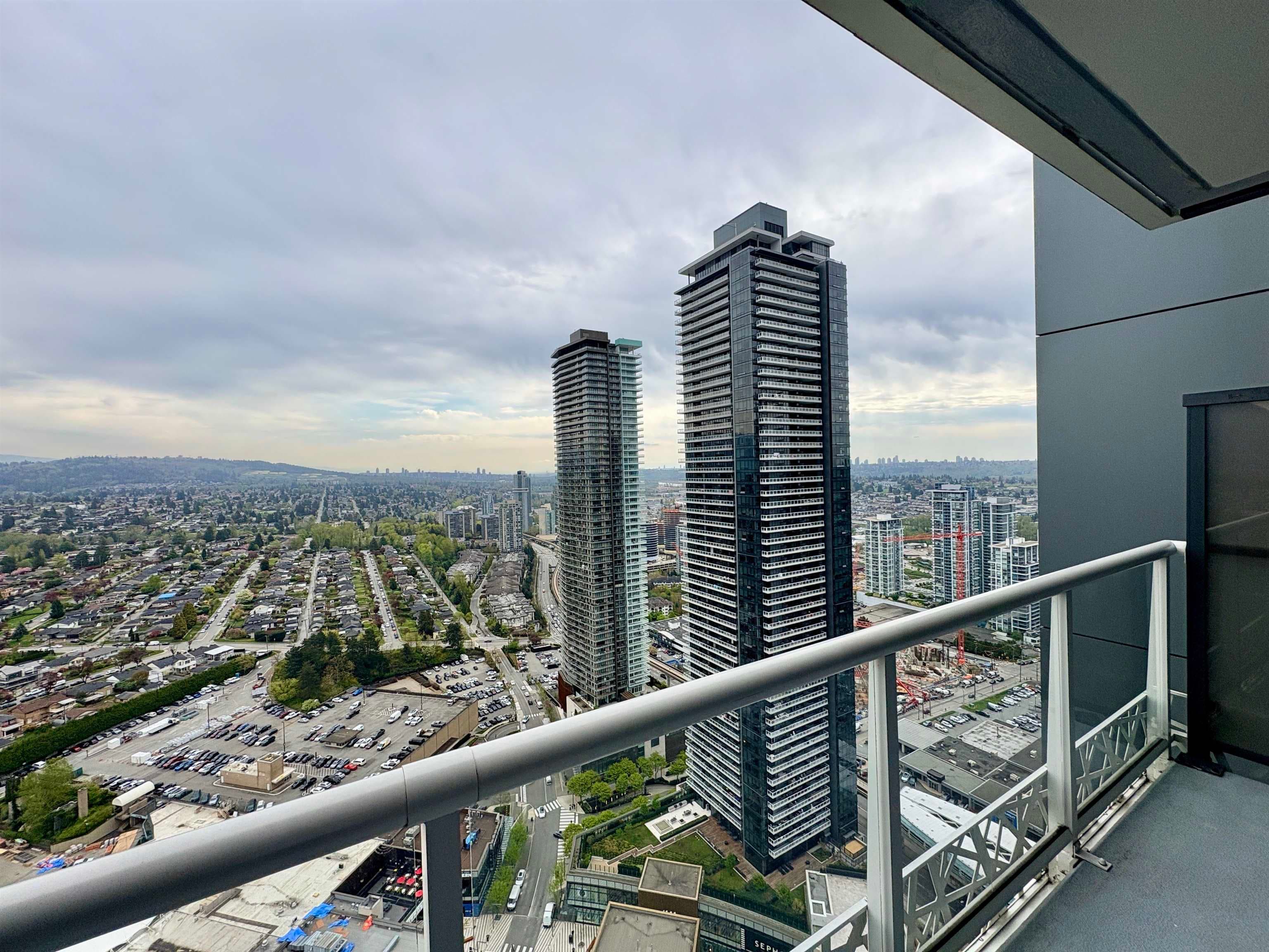 4510 Halifax Way, Burnaby, V5C 0K4 — photo 3