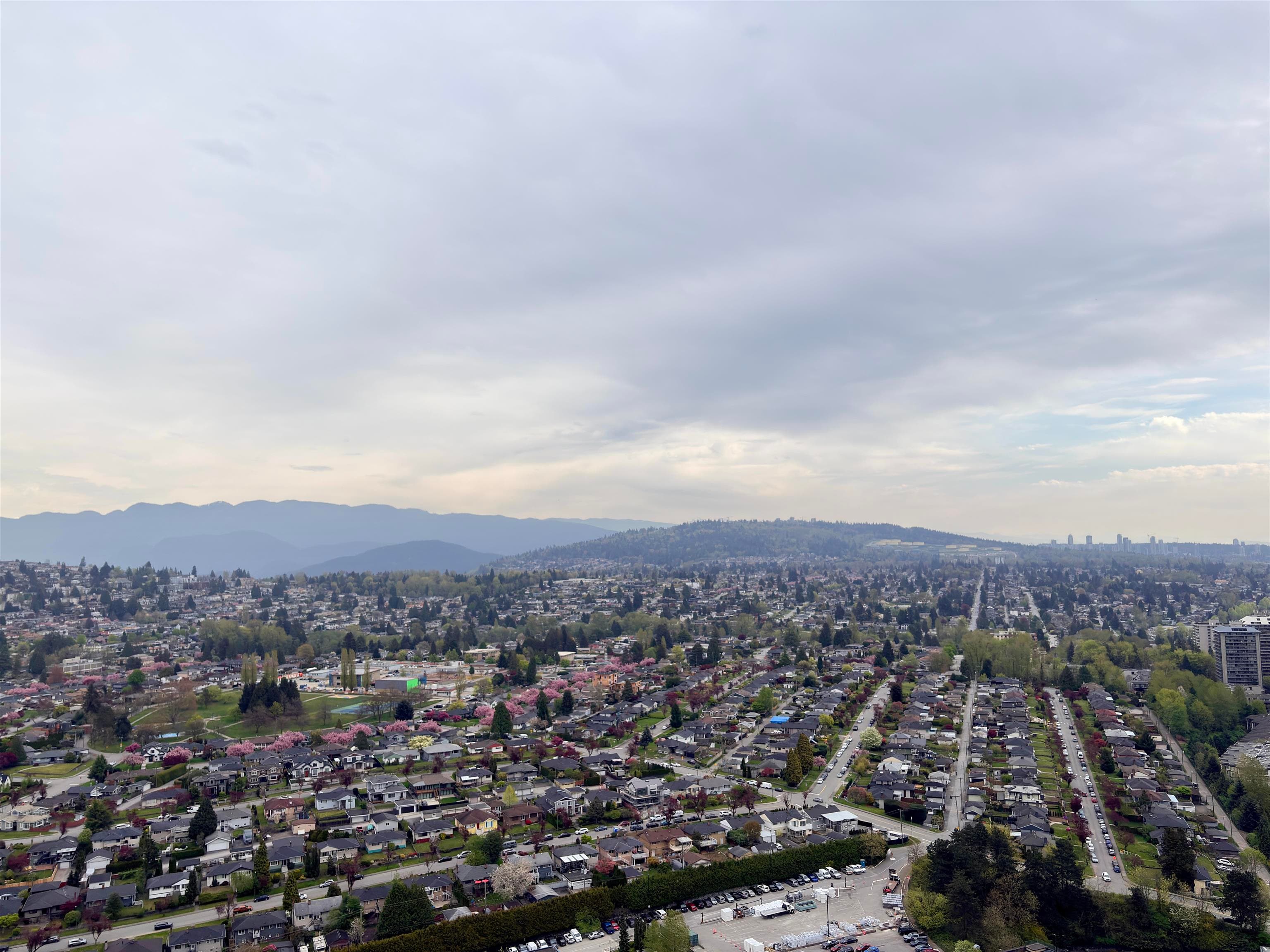 4510 Halifax Way, Burnaby, V5C 0K4 — photo 4
