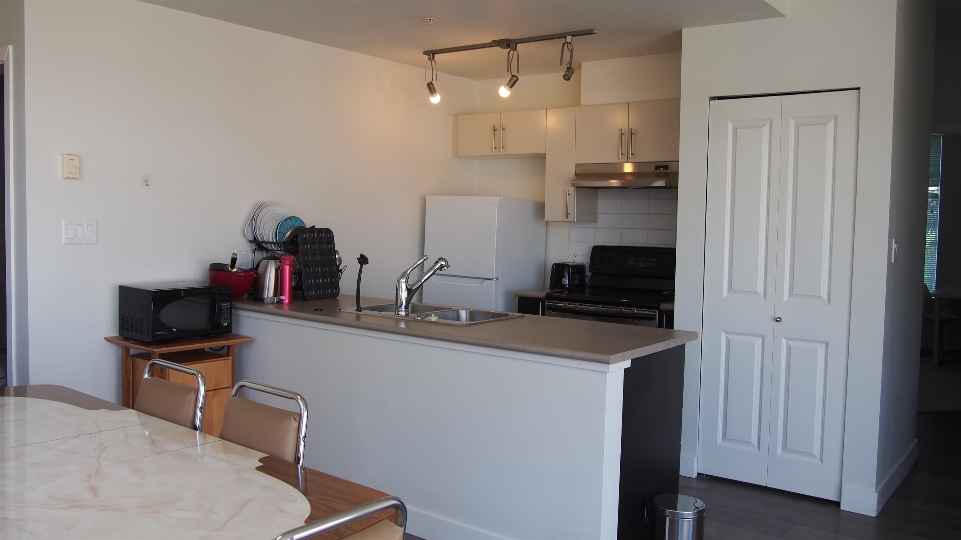 310 - 5692 Kings Road, Vancouver, V6T 1K8 — photo 4