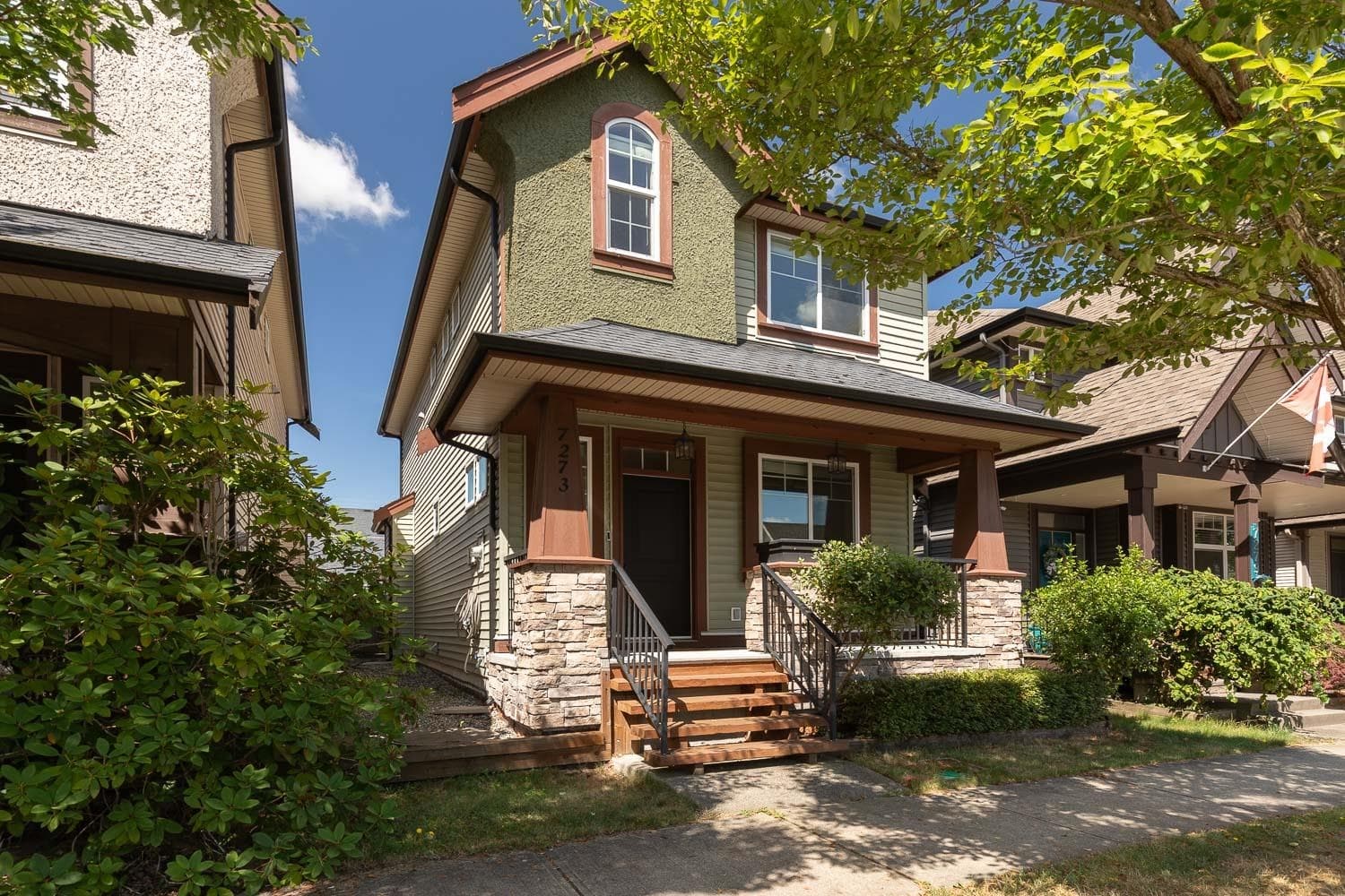 7273 192a Street, Surrey, V4N 5Y3 — photo 2