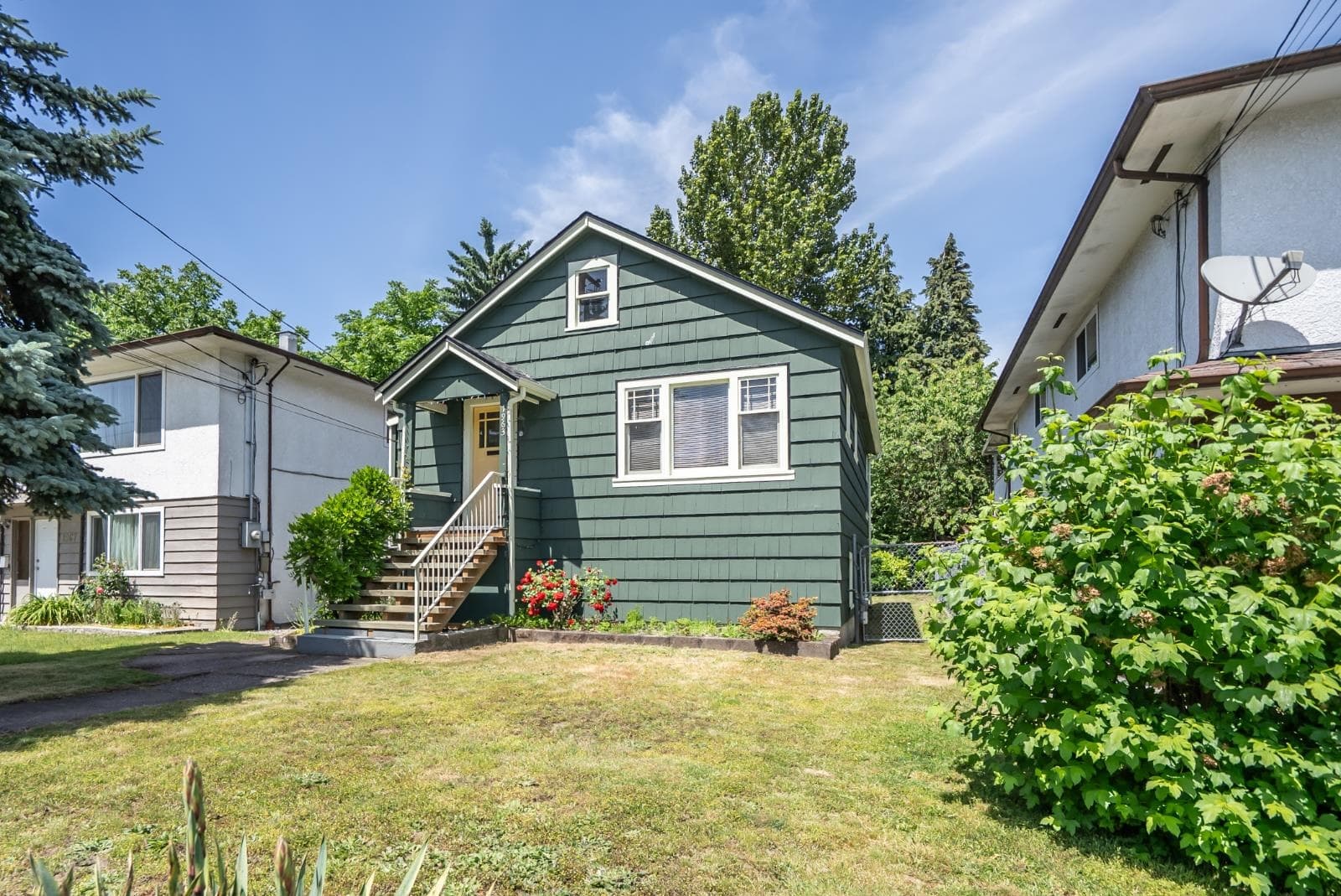 1963 Fraser Avenue, Port Coquitlam, V3B 1N4 — photo 2