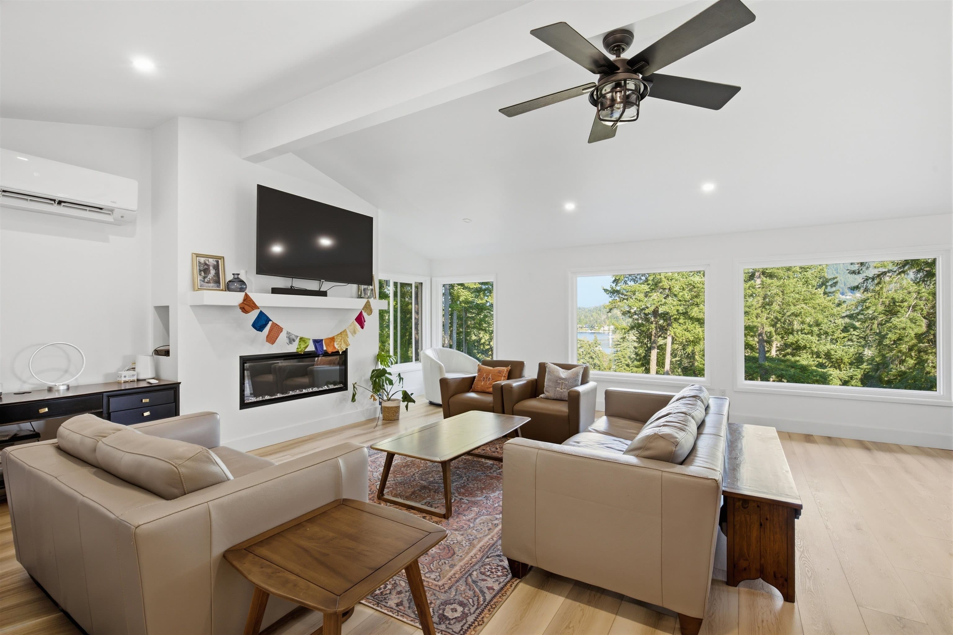 4247 Francis Peninsula Road, Madeira Park, V0N 2H1 — photo 3