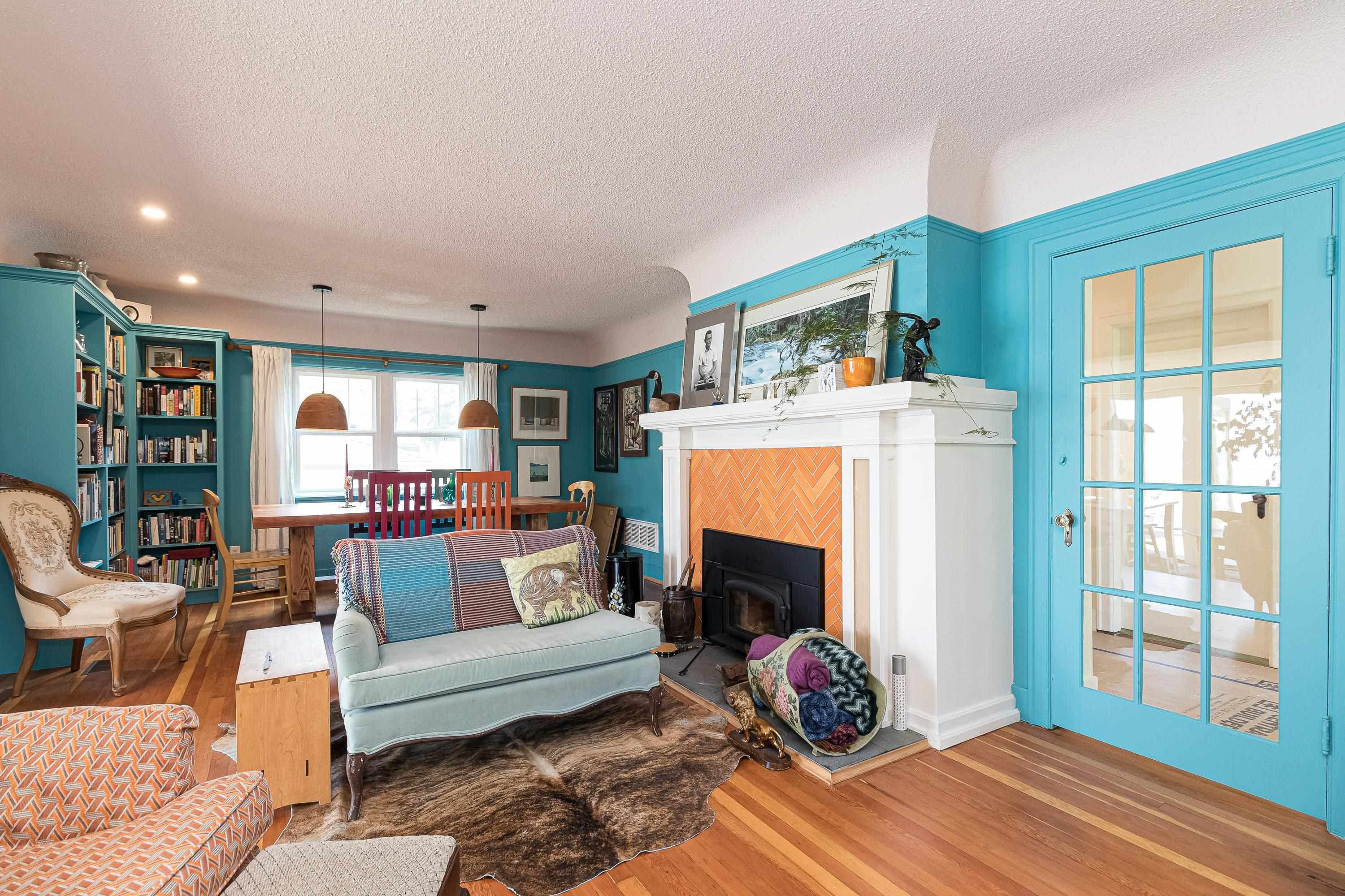 4901 Cordova Bay Road, D'Arcy