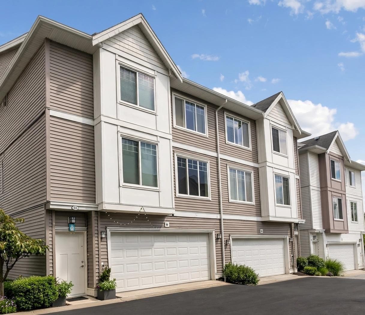 4 - 8033 166b Street, Surrey