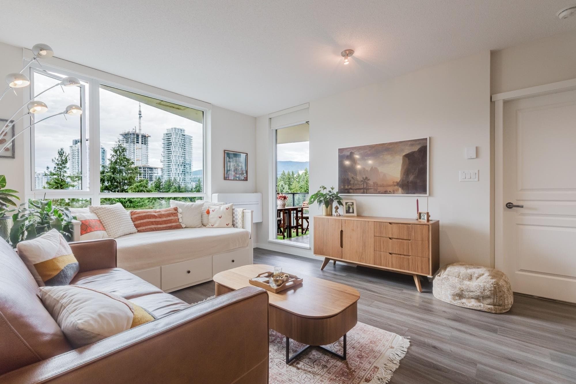 1305 - 3096 Windsor Gate, Coquitlam, V3B 0P4 — photo 4