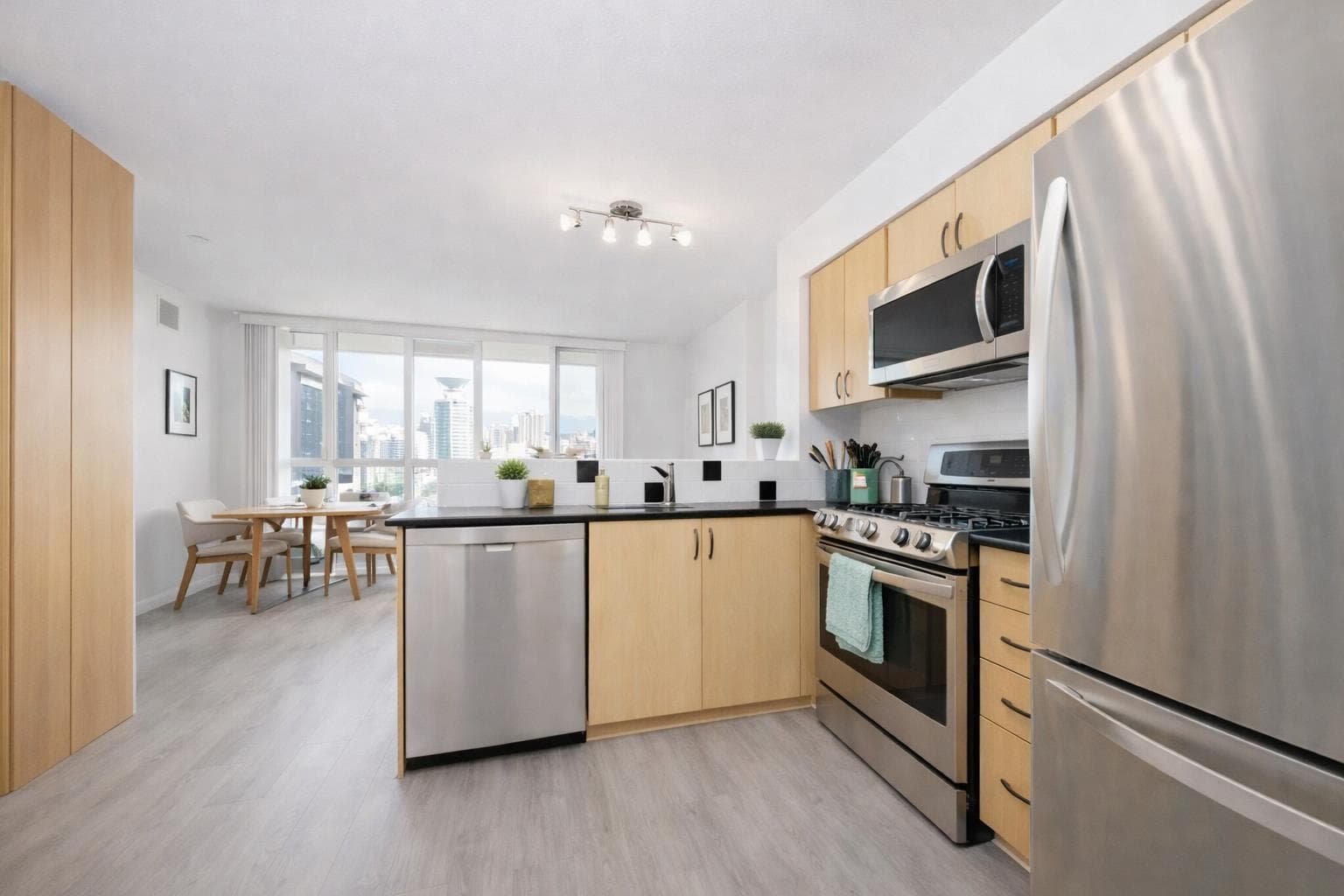 1703 - 63 Keefer Place, Vancouver, V6B 6N6 — photo 3